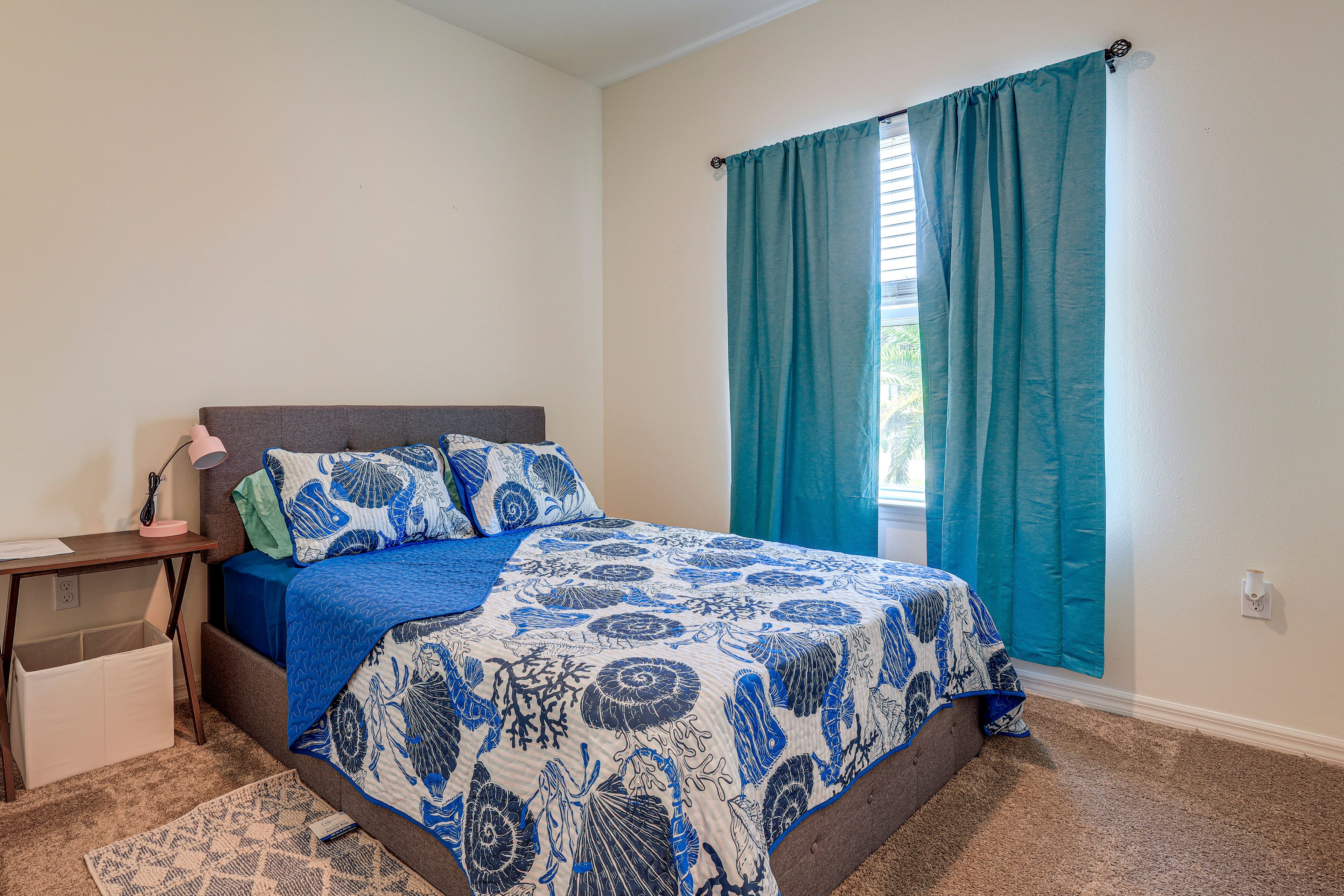 Bedroom 3 | Queen Bed