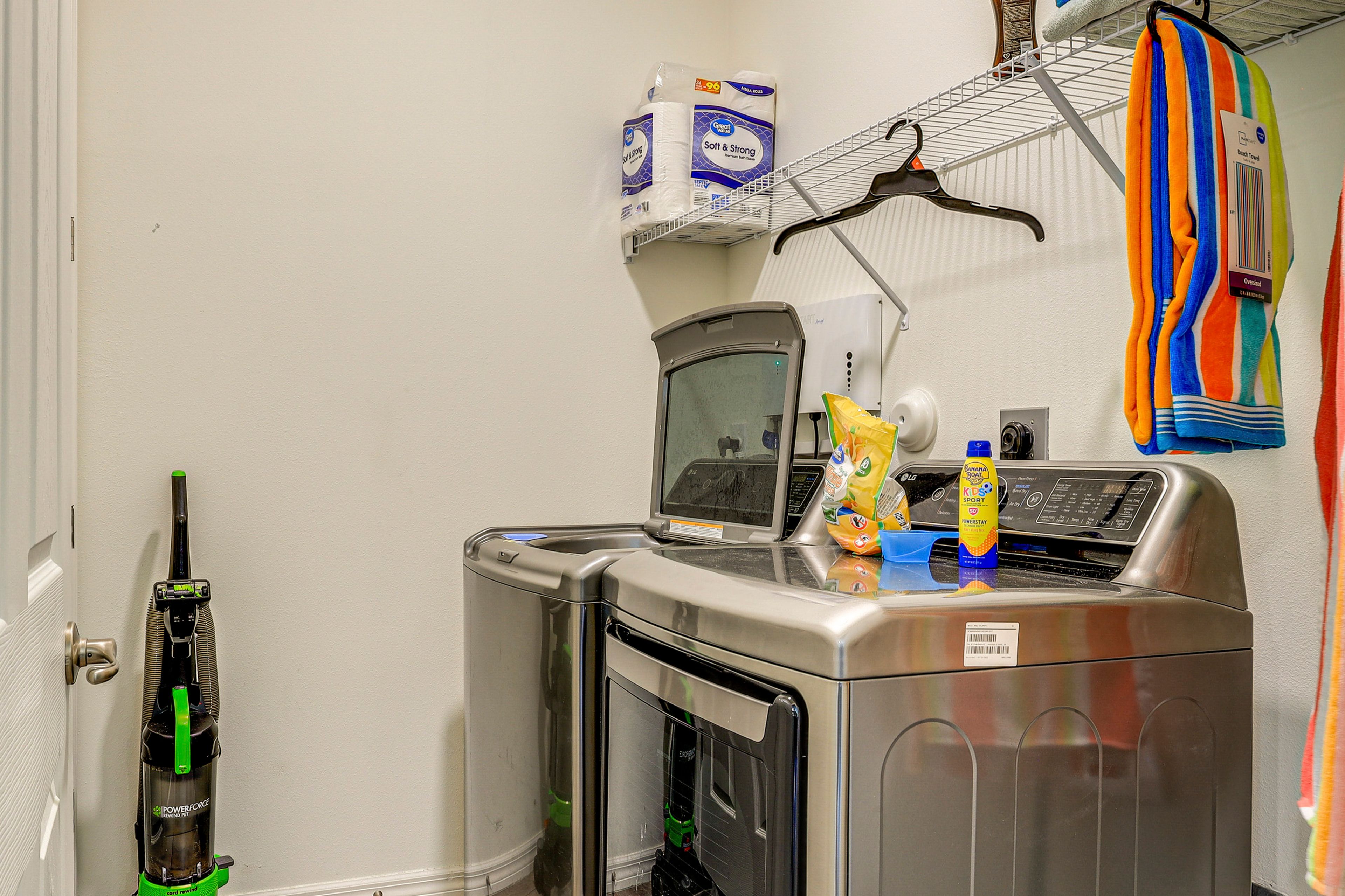 Laundry Room | Washer & Dryer