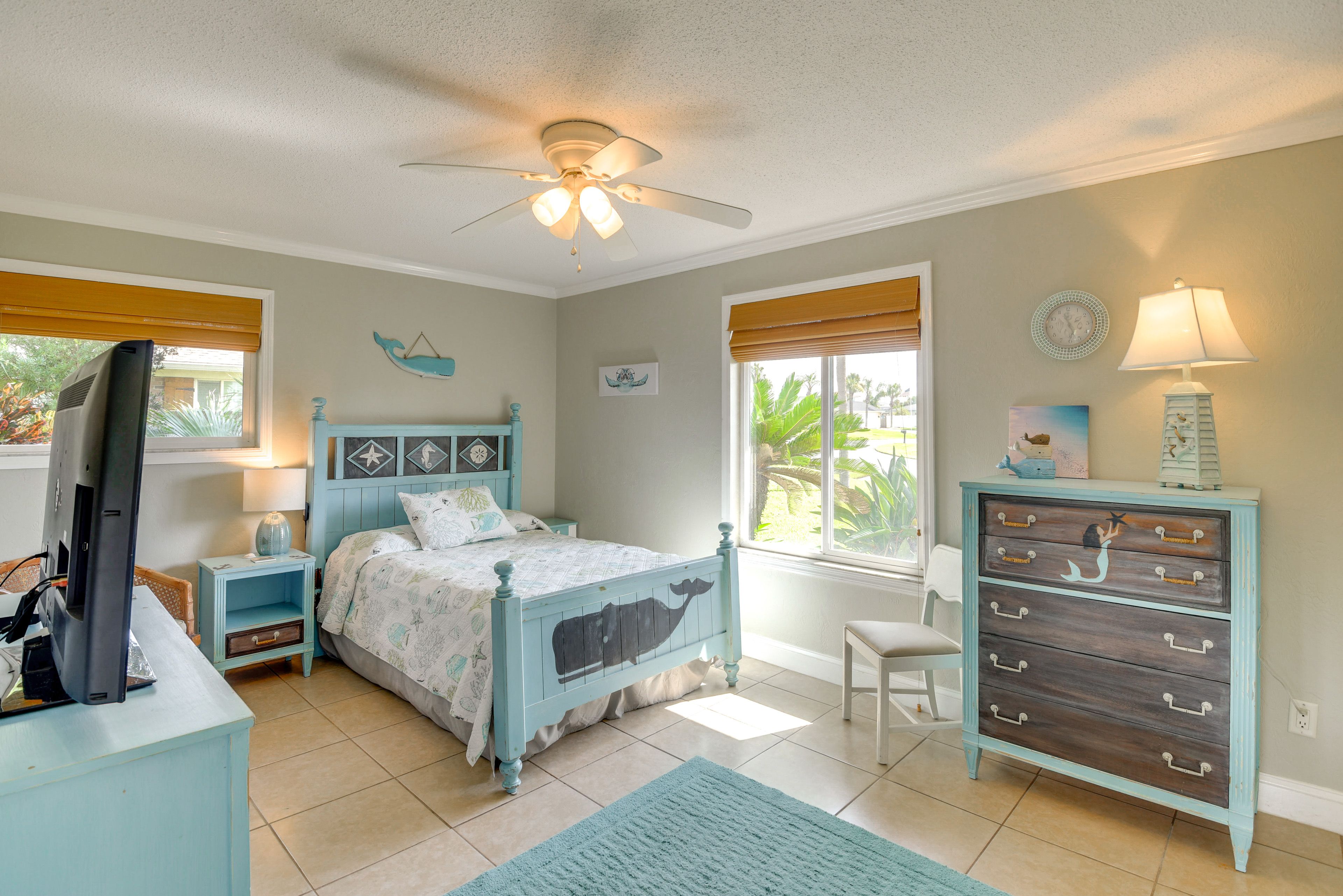Bedroom 2 | Queen Bed