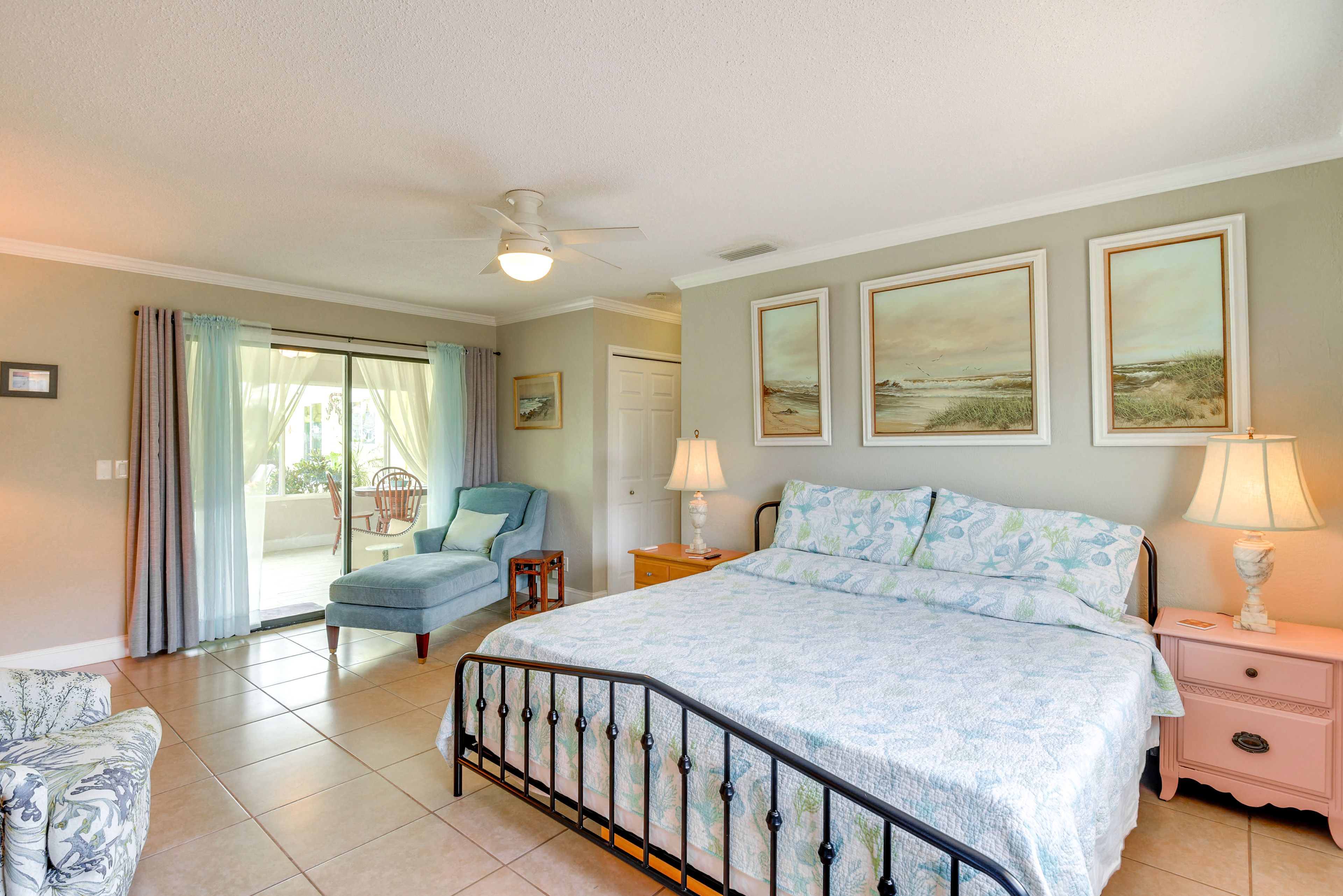 Bedroom 1 | King Bed | Linens Provided