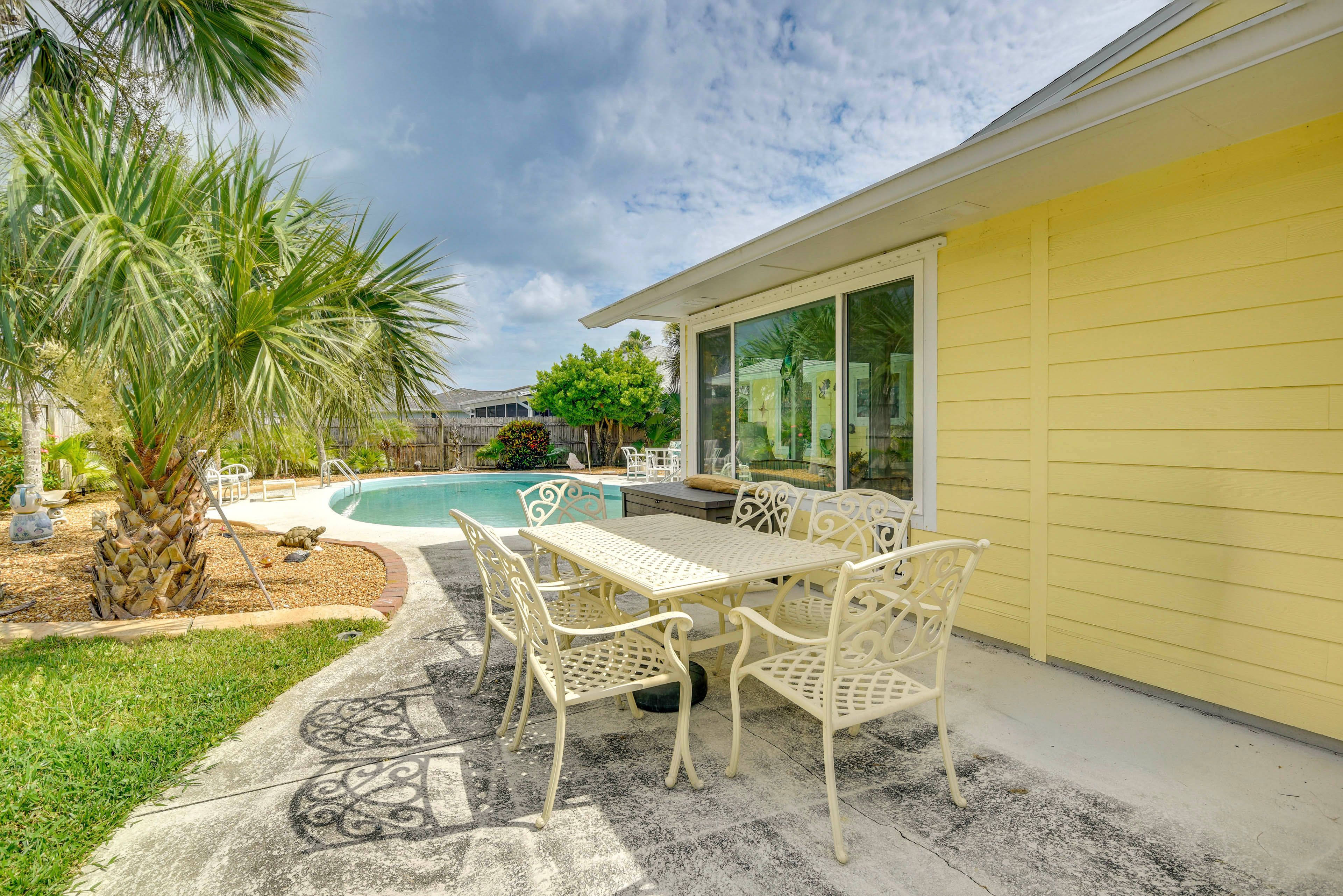 Private Backyard Area | Outdoor Pool