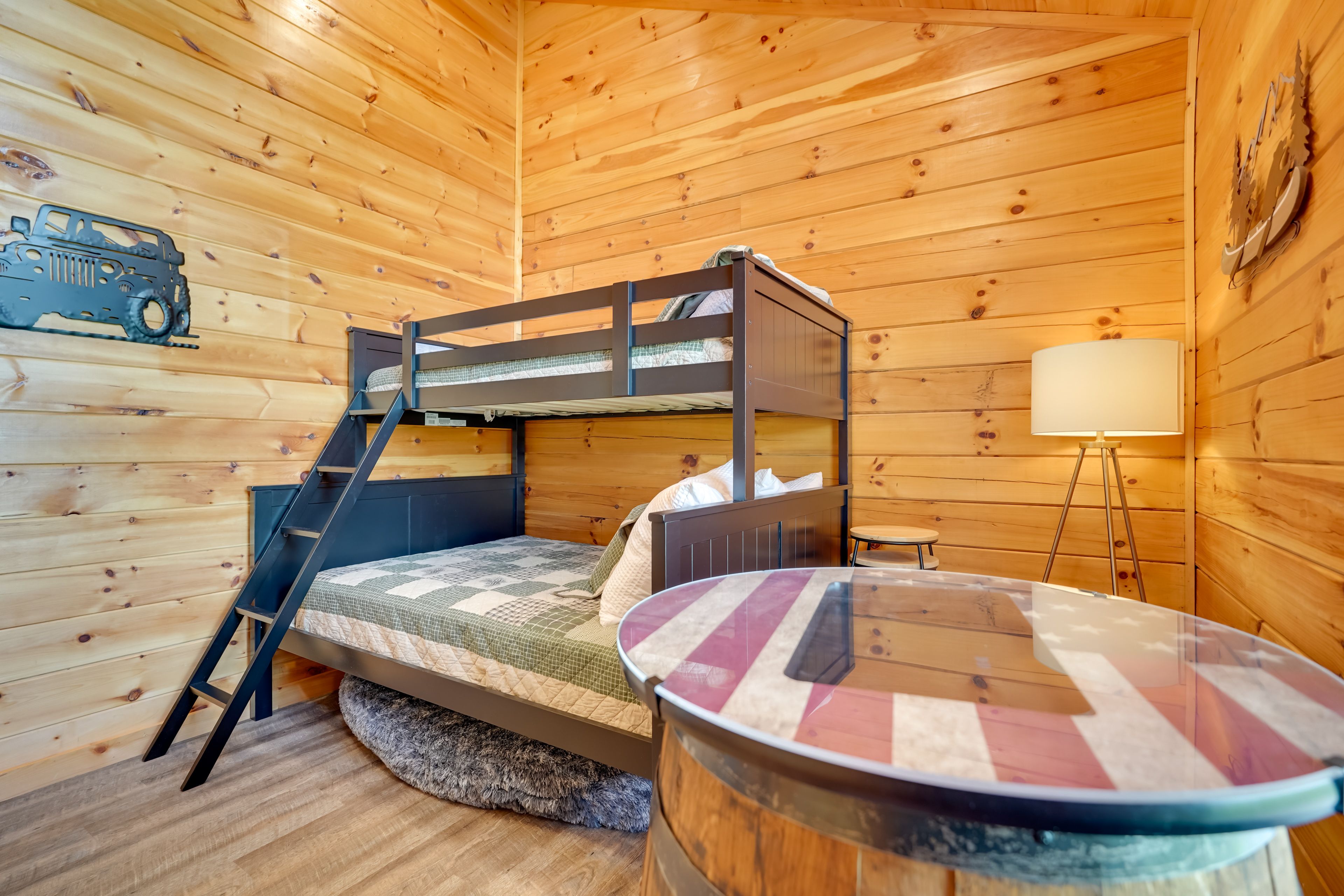 Bedroom 3 | Twin/Full Bunk Bed