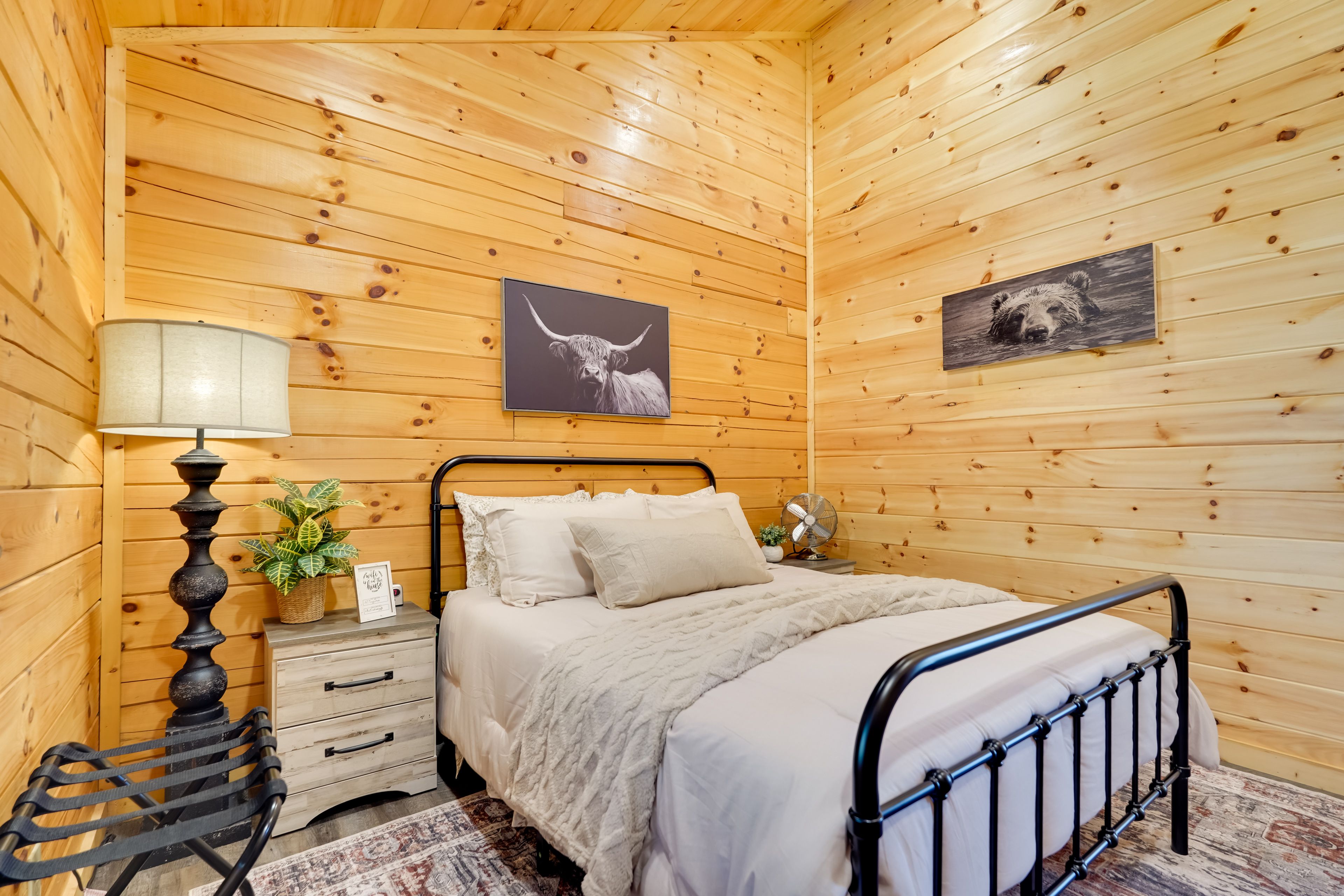 Bedroom 2 | Queen Bed | Linens Provided