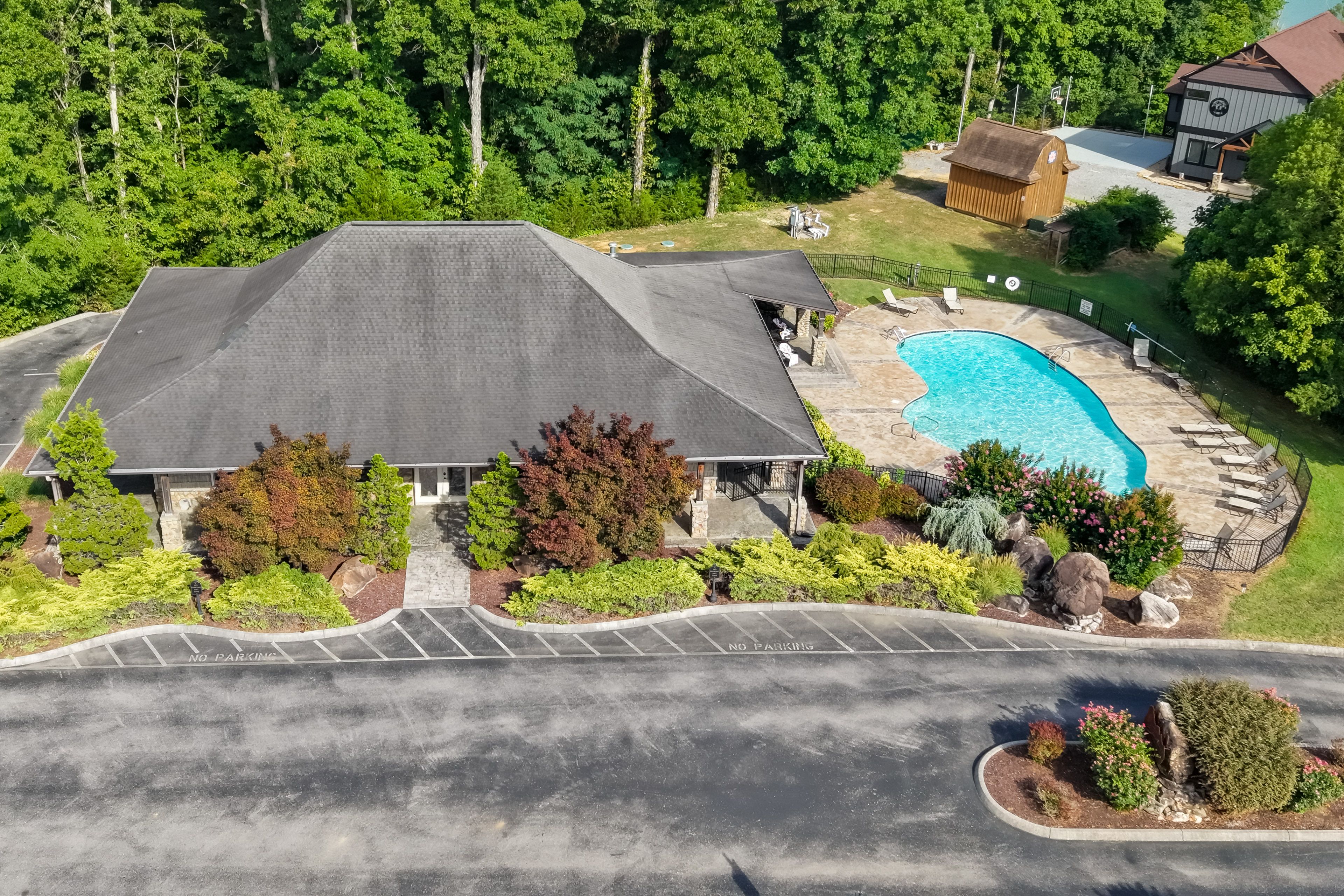 Timberlake Bay | Community Pool Area