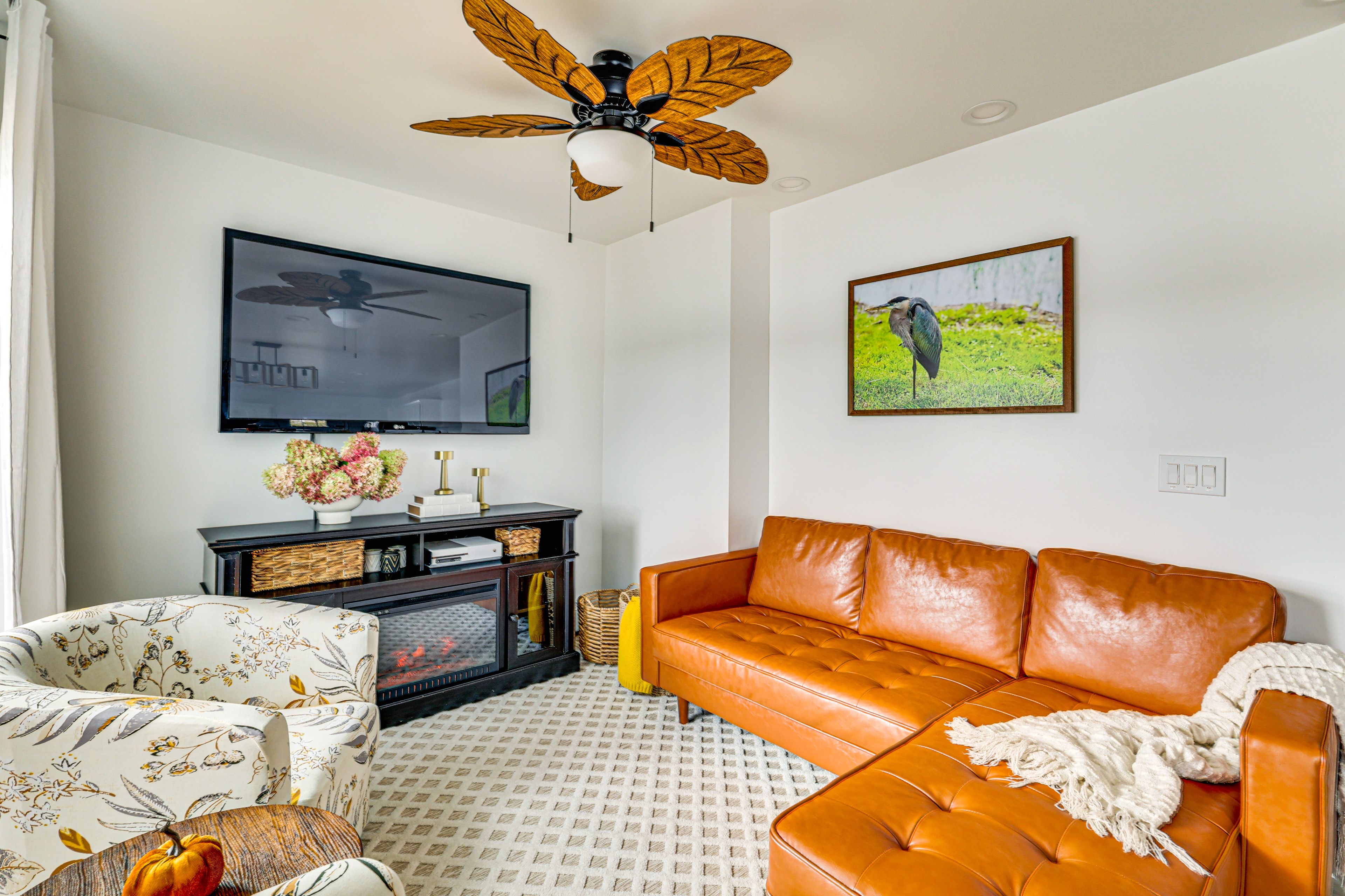 Living Room | 1st Floor | Flat-Screen TV | Central Heating | Free WiFi