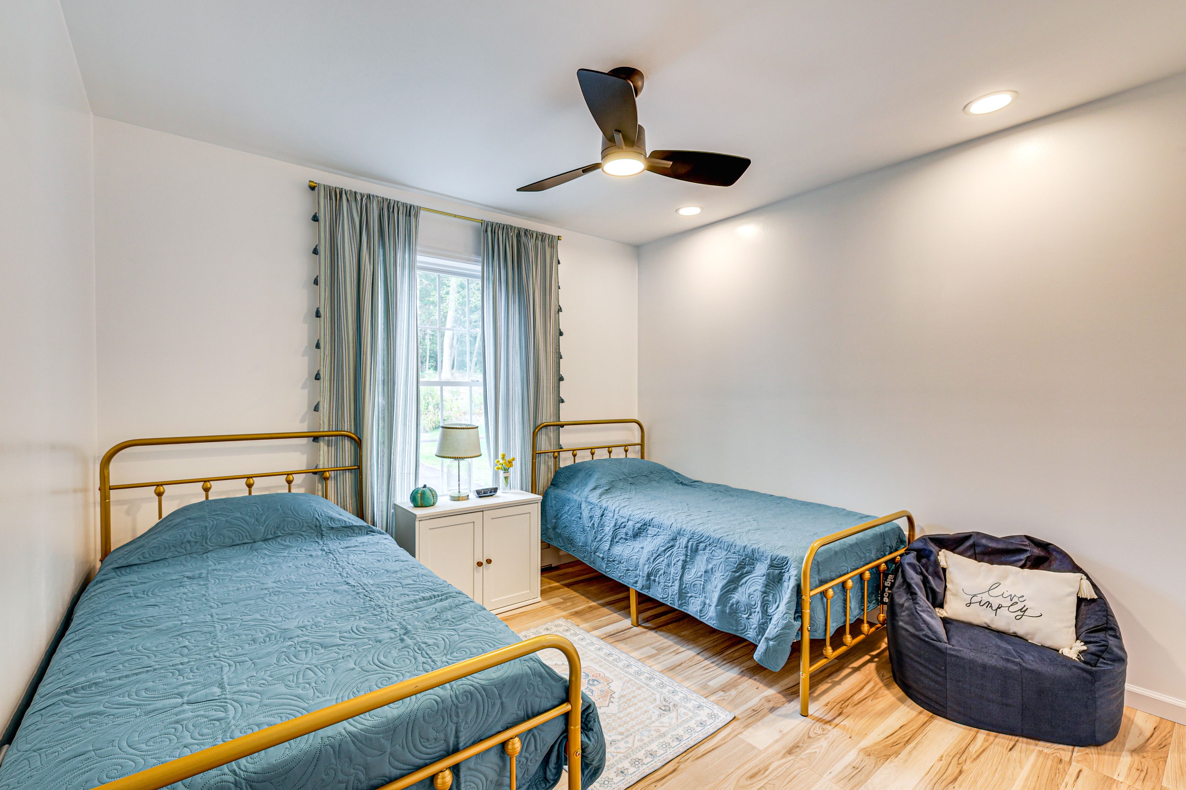 Bedroom 2 | 1st Floor | 2 Twin Beds