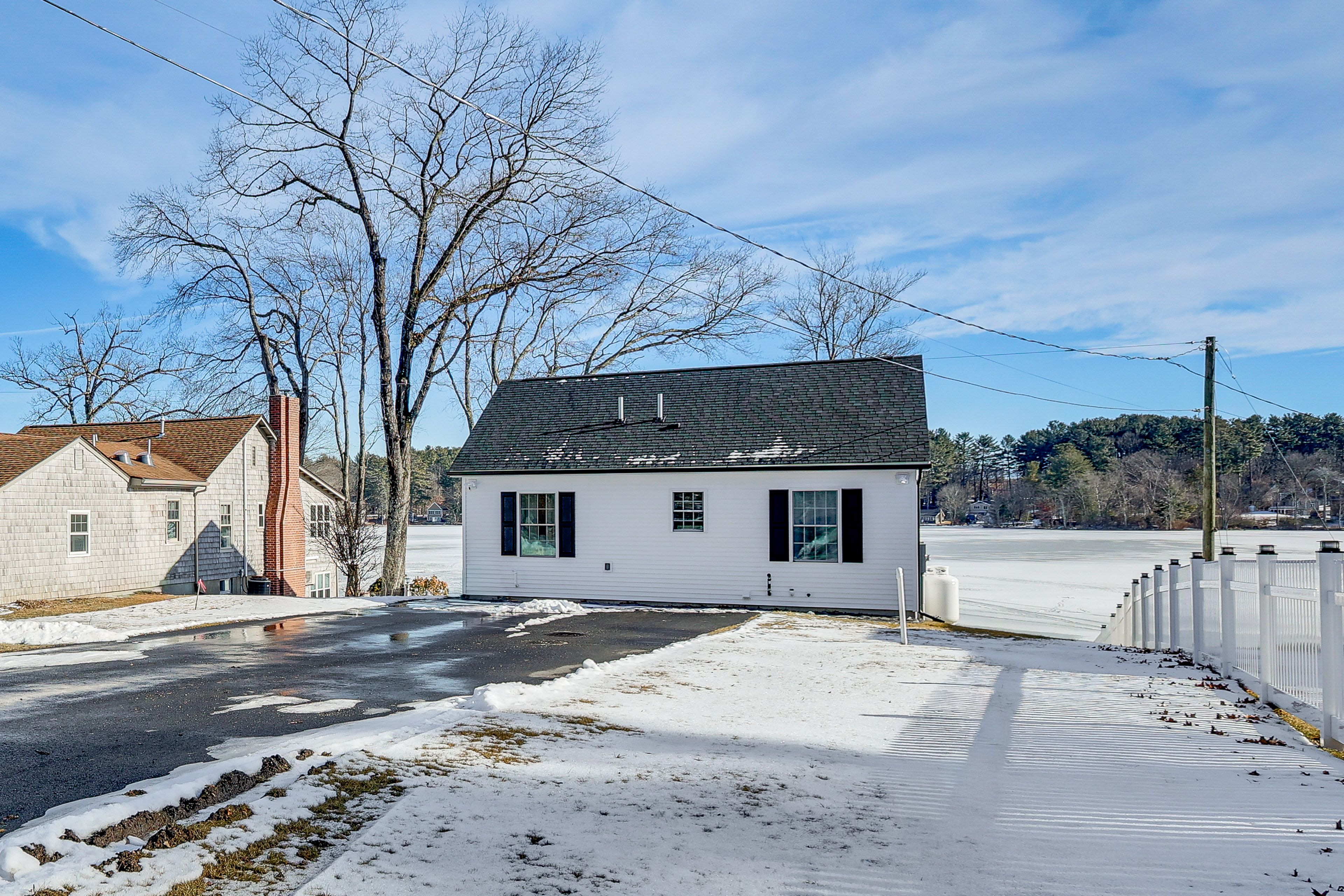 Parking | Driveway (4 Vehicles)