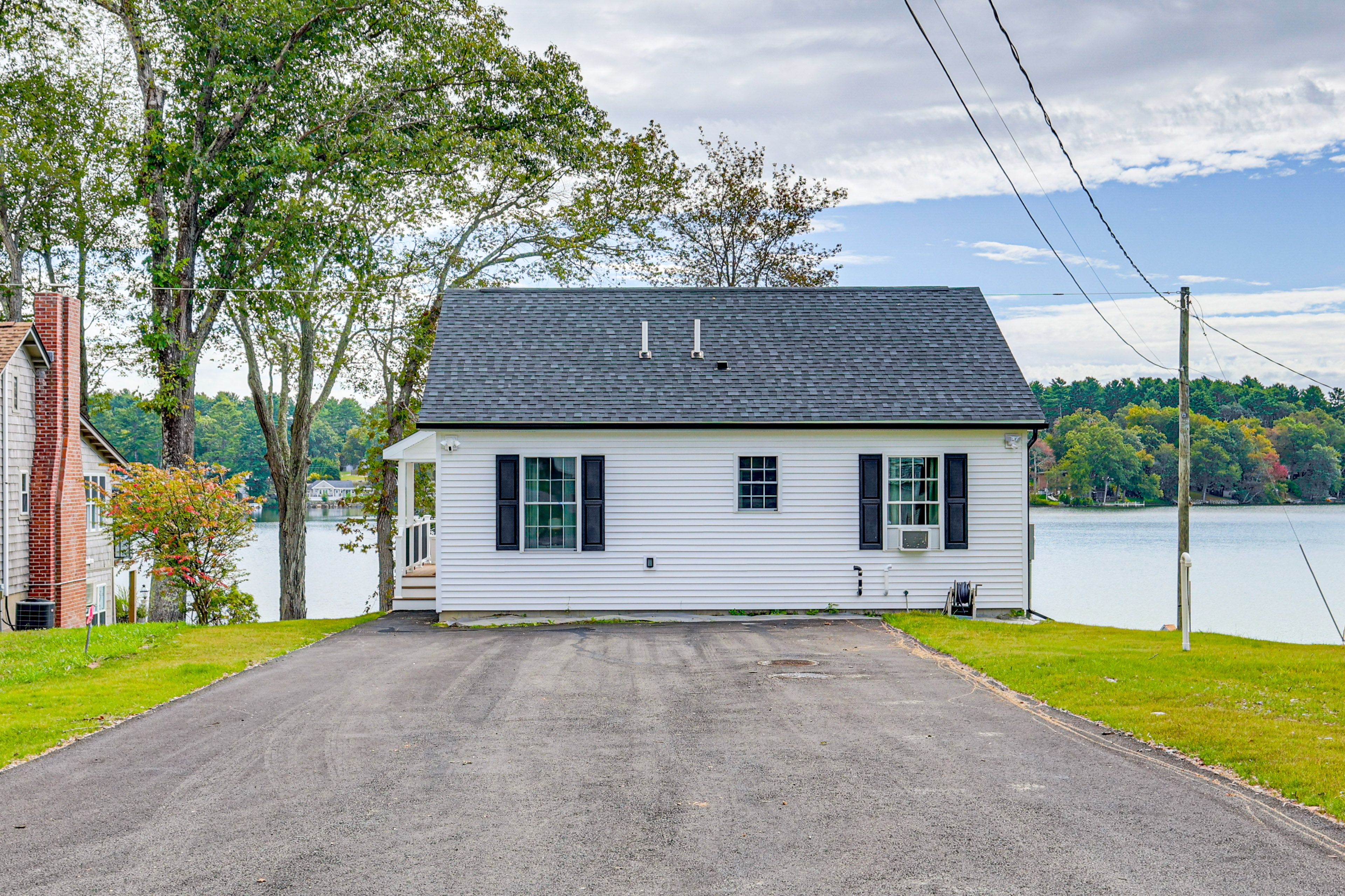 Parking | Driveway (4 Vehicles)