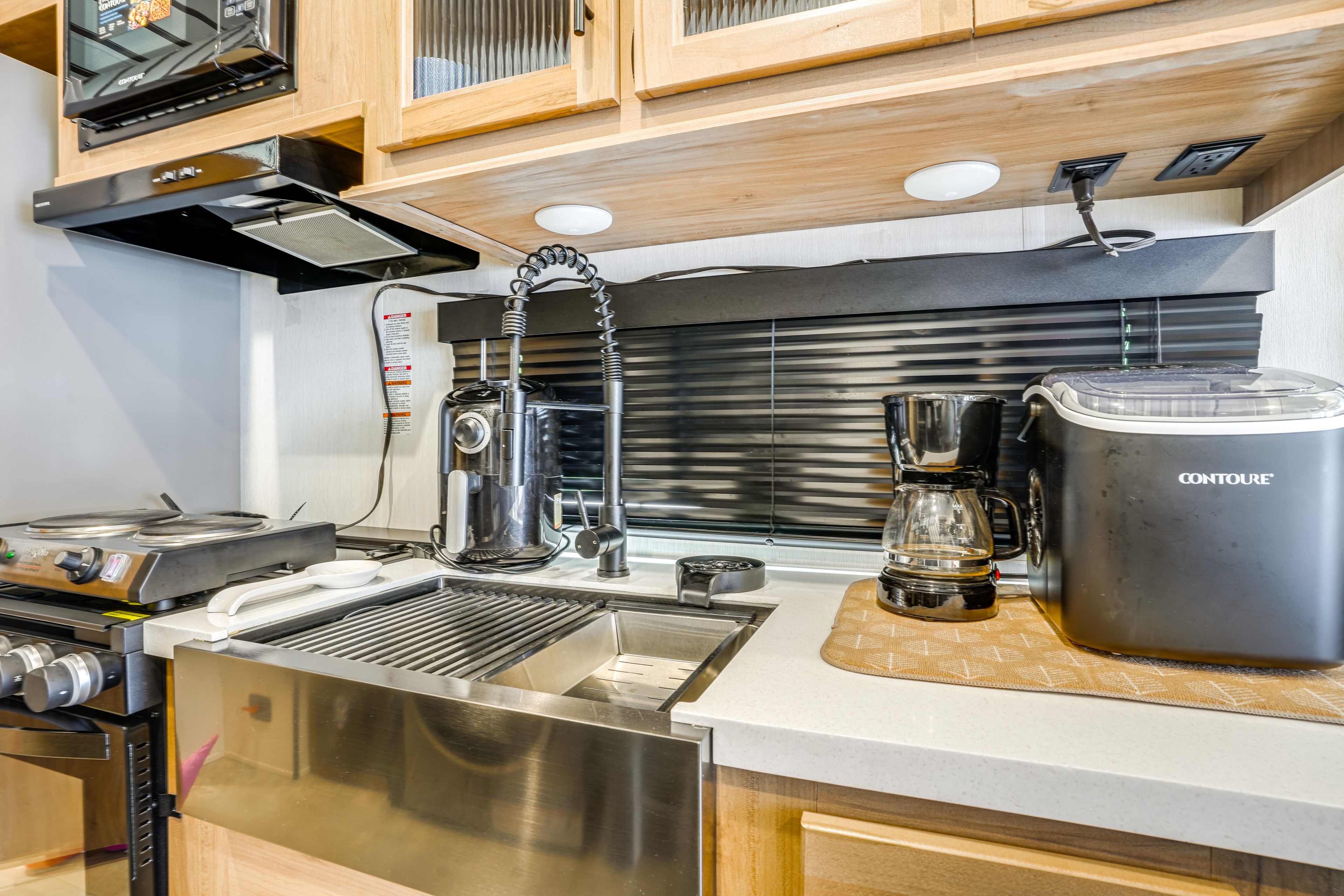 Kitchen | In-Unit Laundry