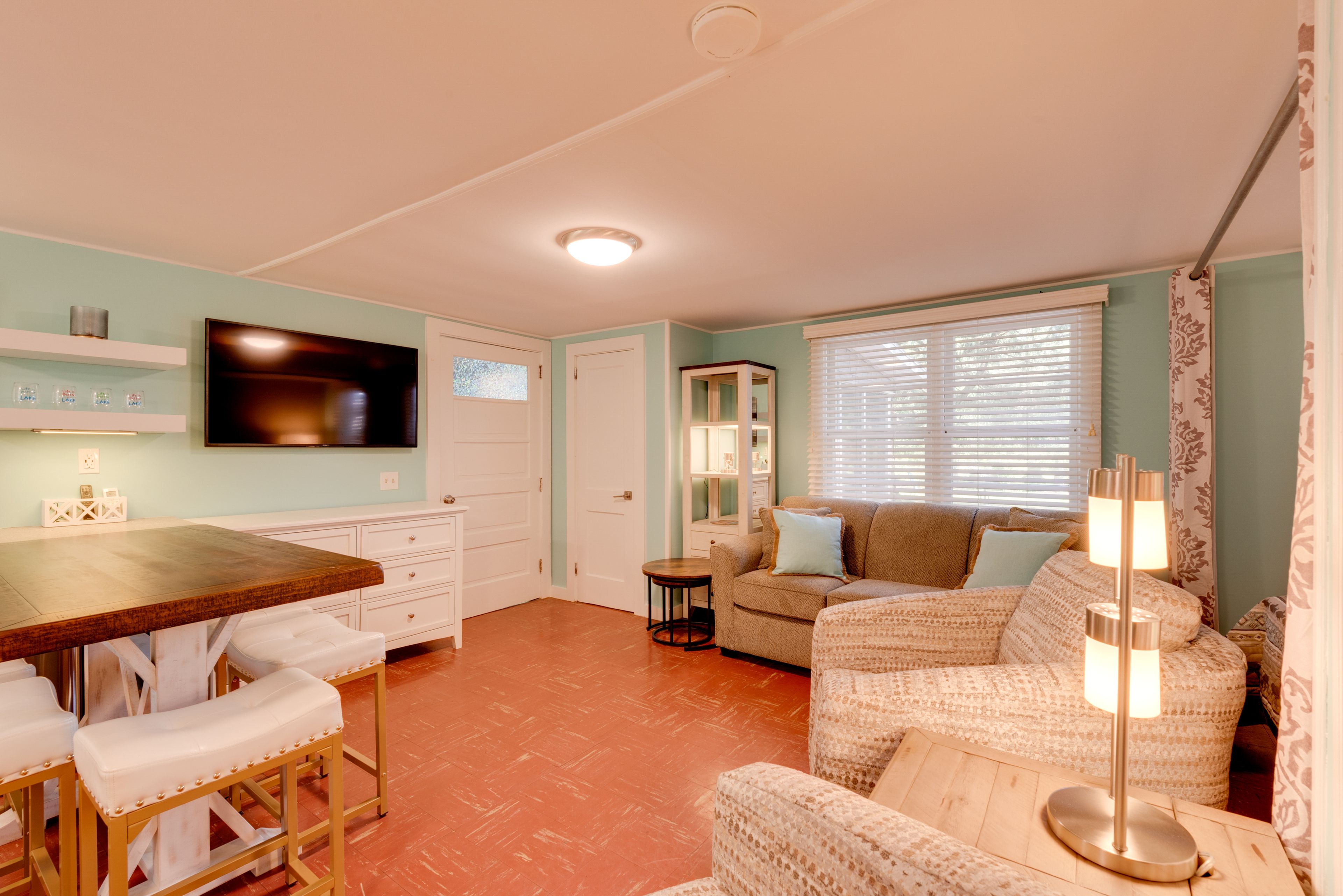 Studio | Living Space | Smart TV