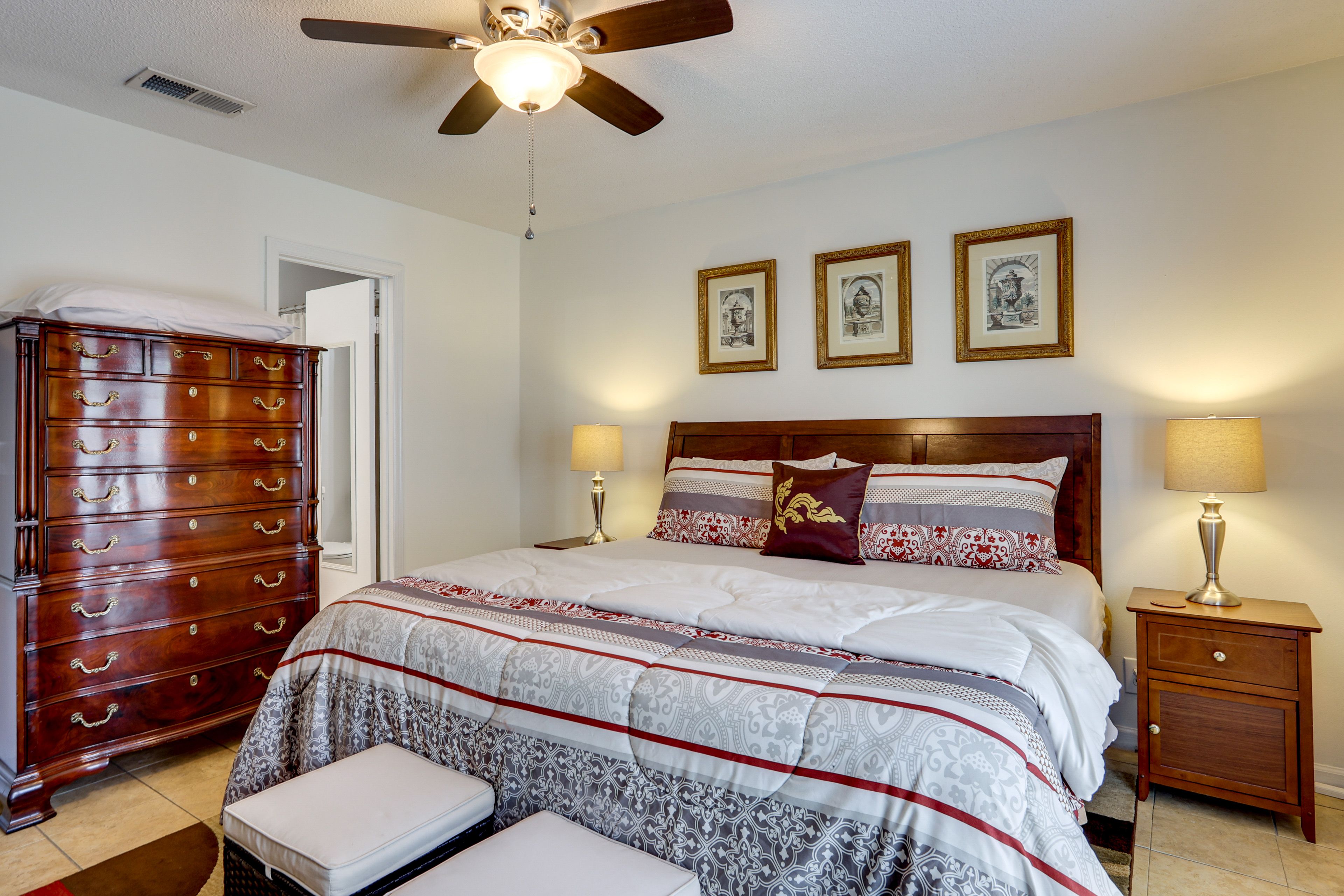 Bedroom 1 | King Bed | Smart TV