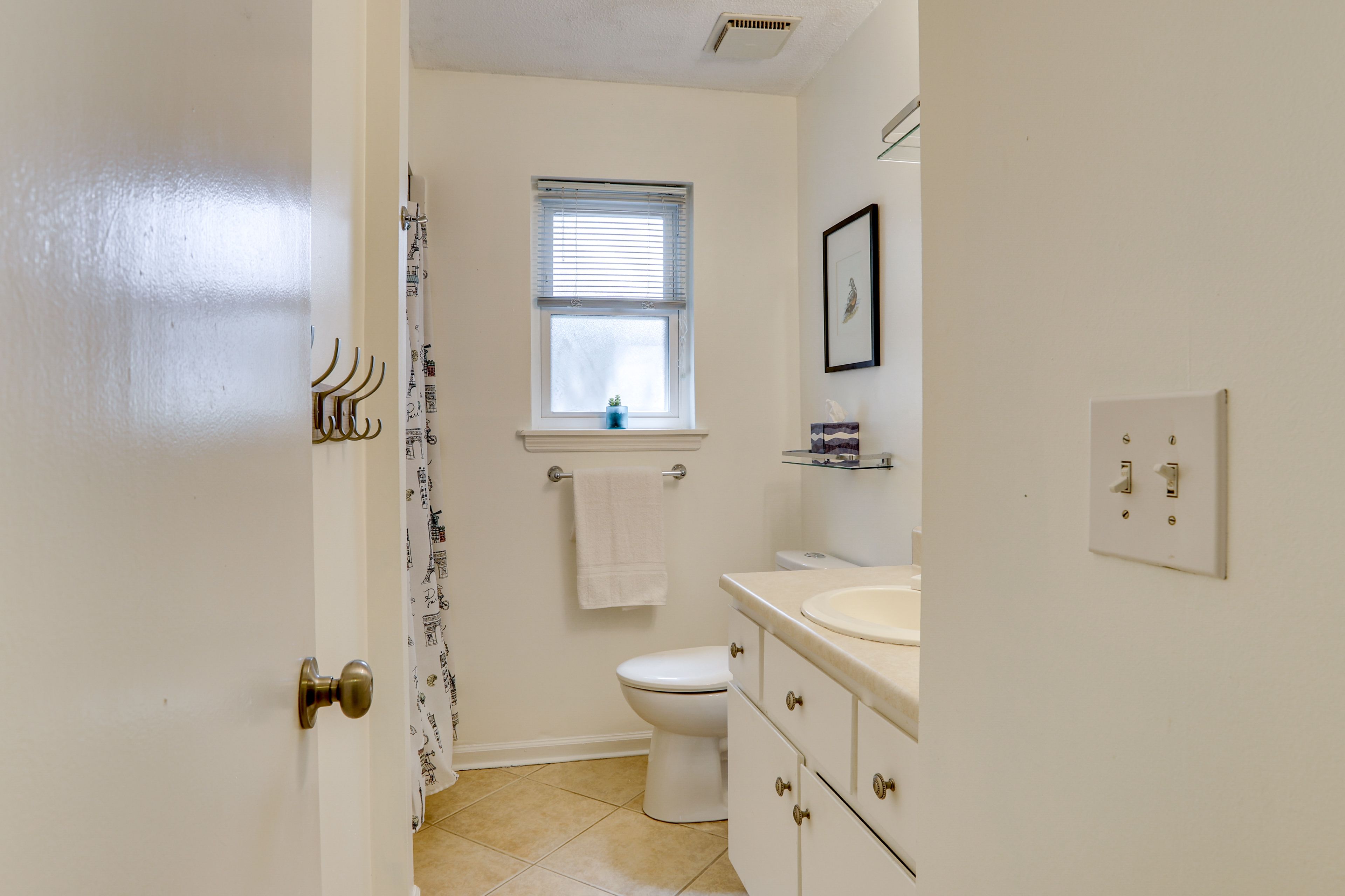 Full Bathroom