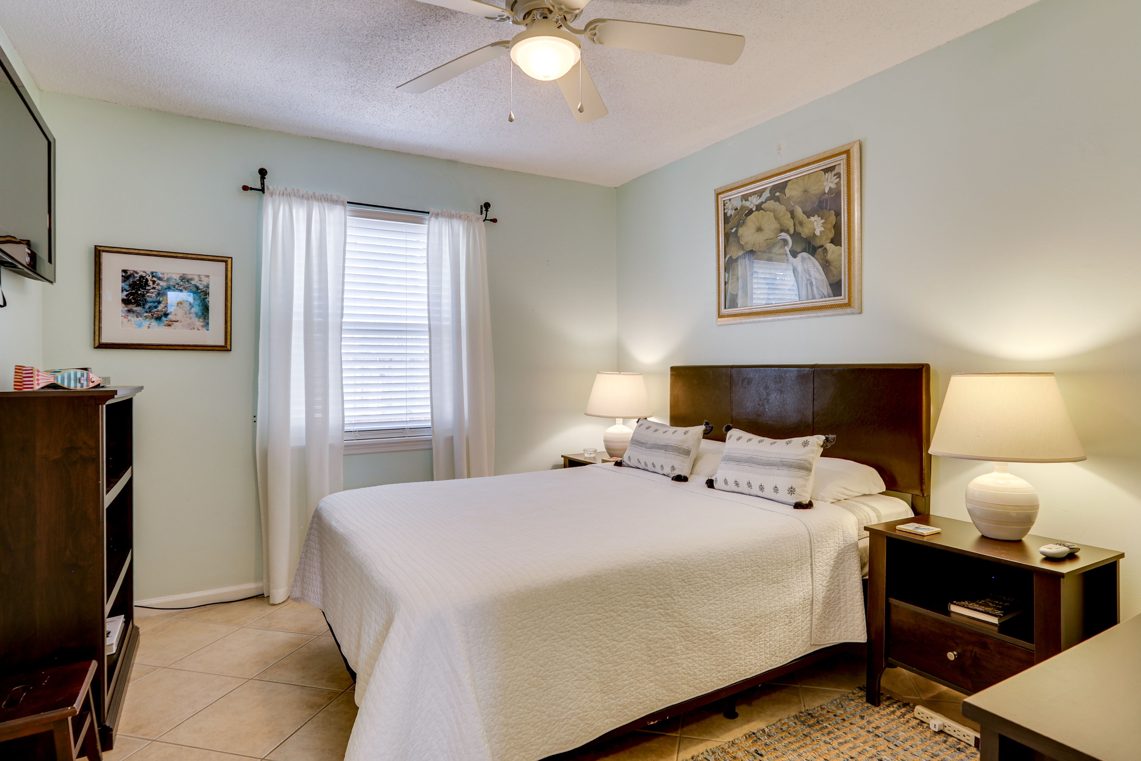 Bedroom 2 | Queen Bed