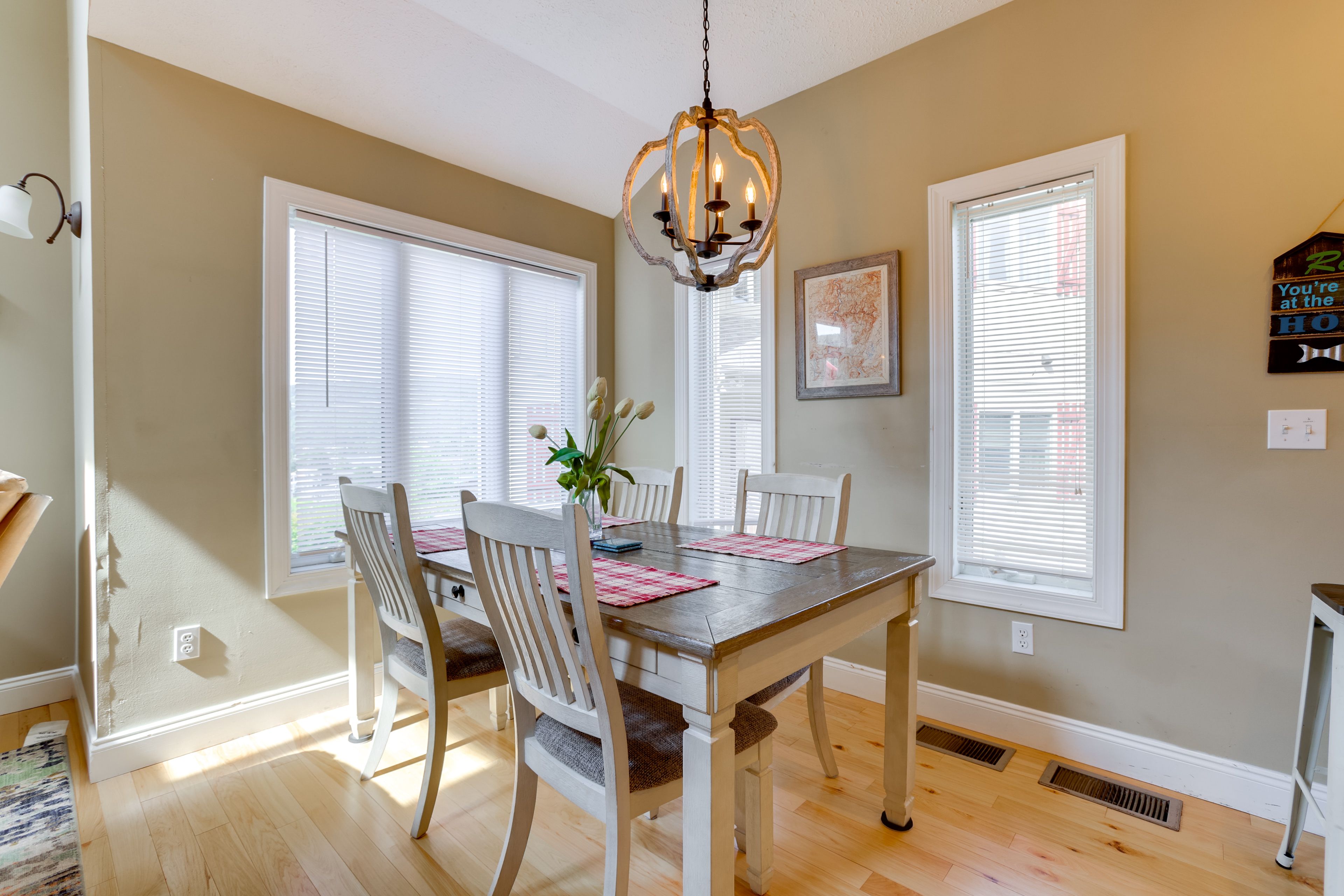 Dining Area | Dishware/Flatware Provided | Main Level