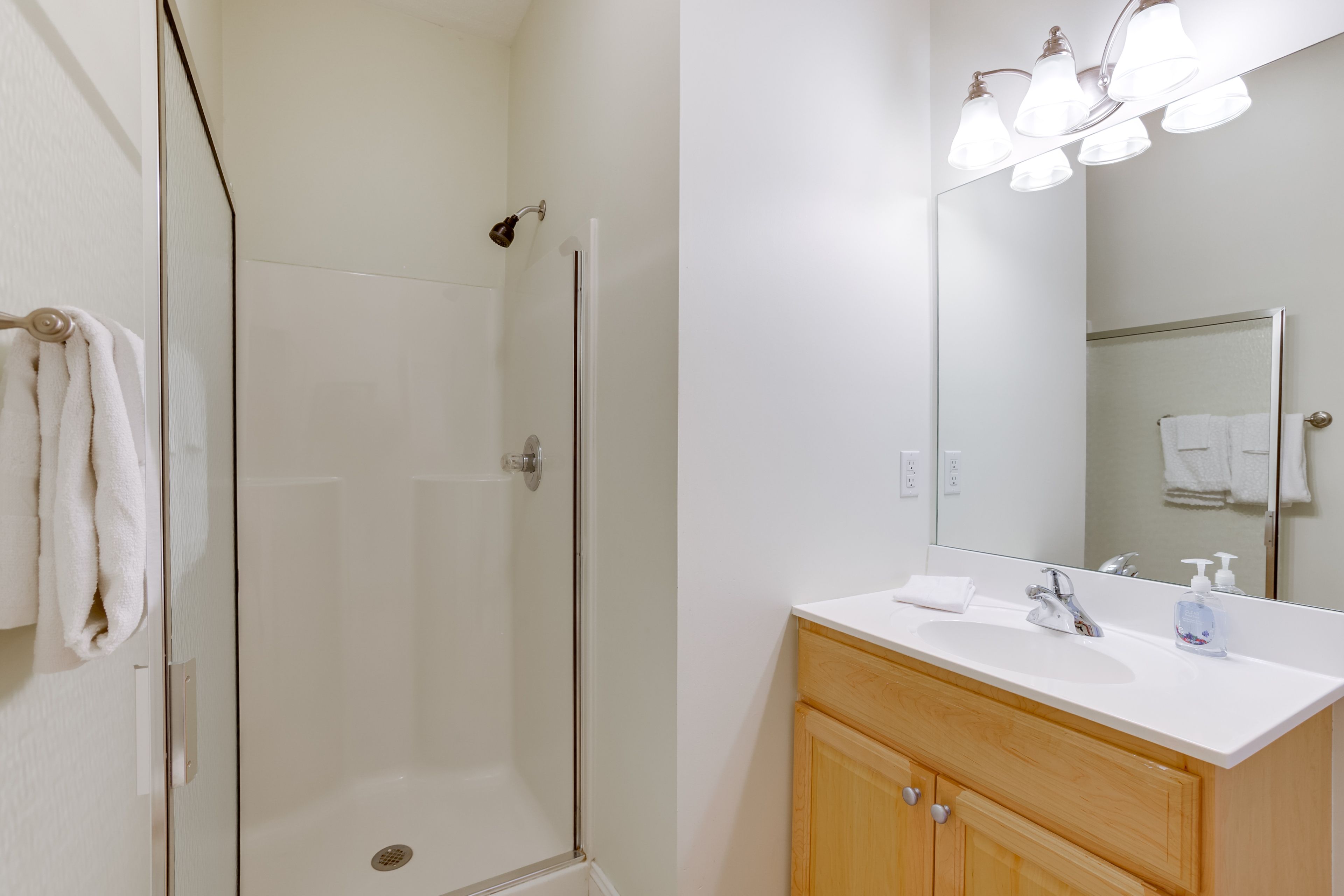 Bathroom | Main Level