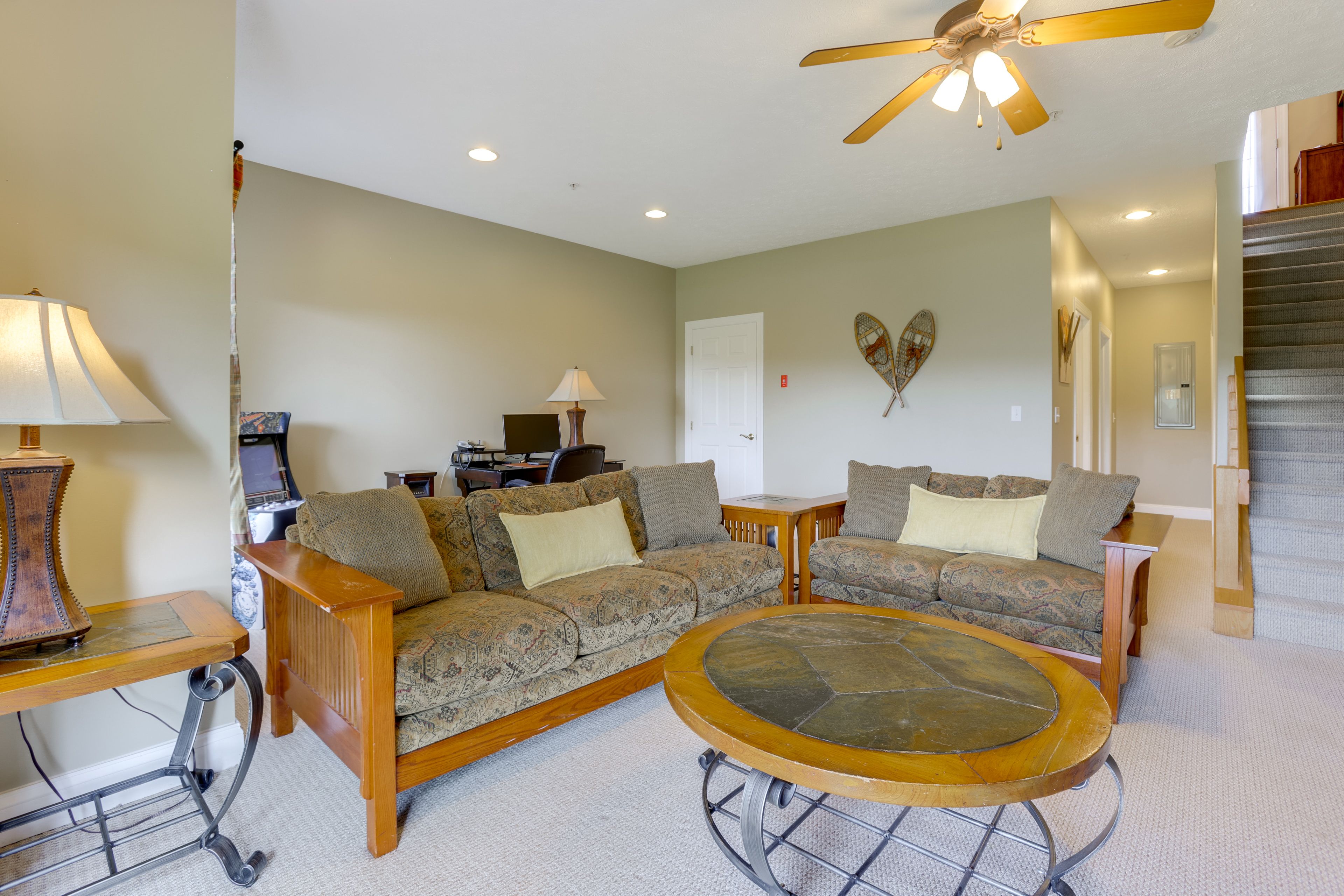 Family Room | Smart TV | Arcade Machine | Desk | Lower Level