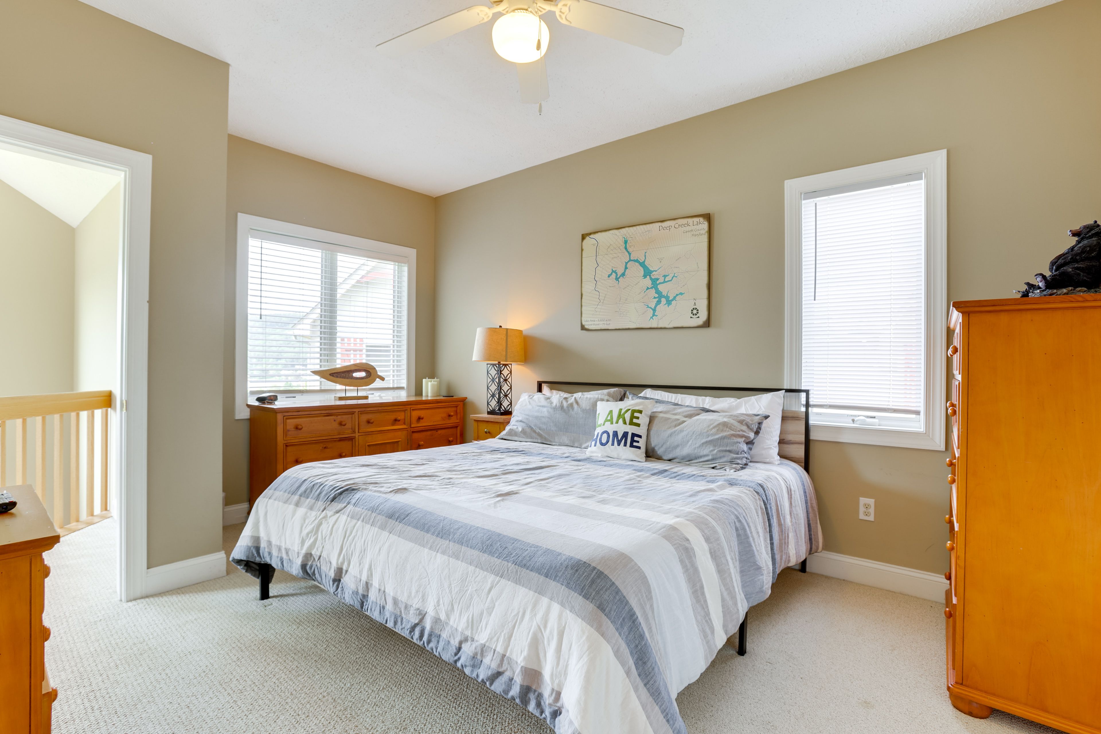 Bedroom 1 | King Bed | Smart TV | Upper Level