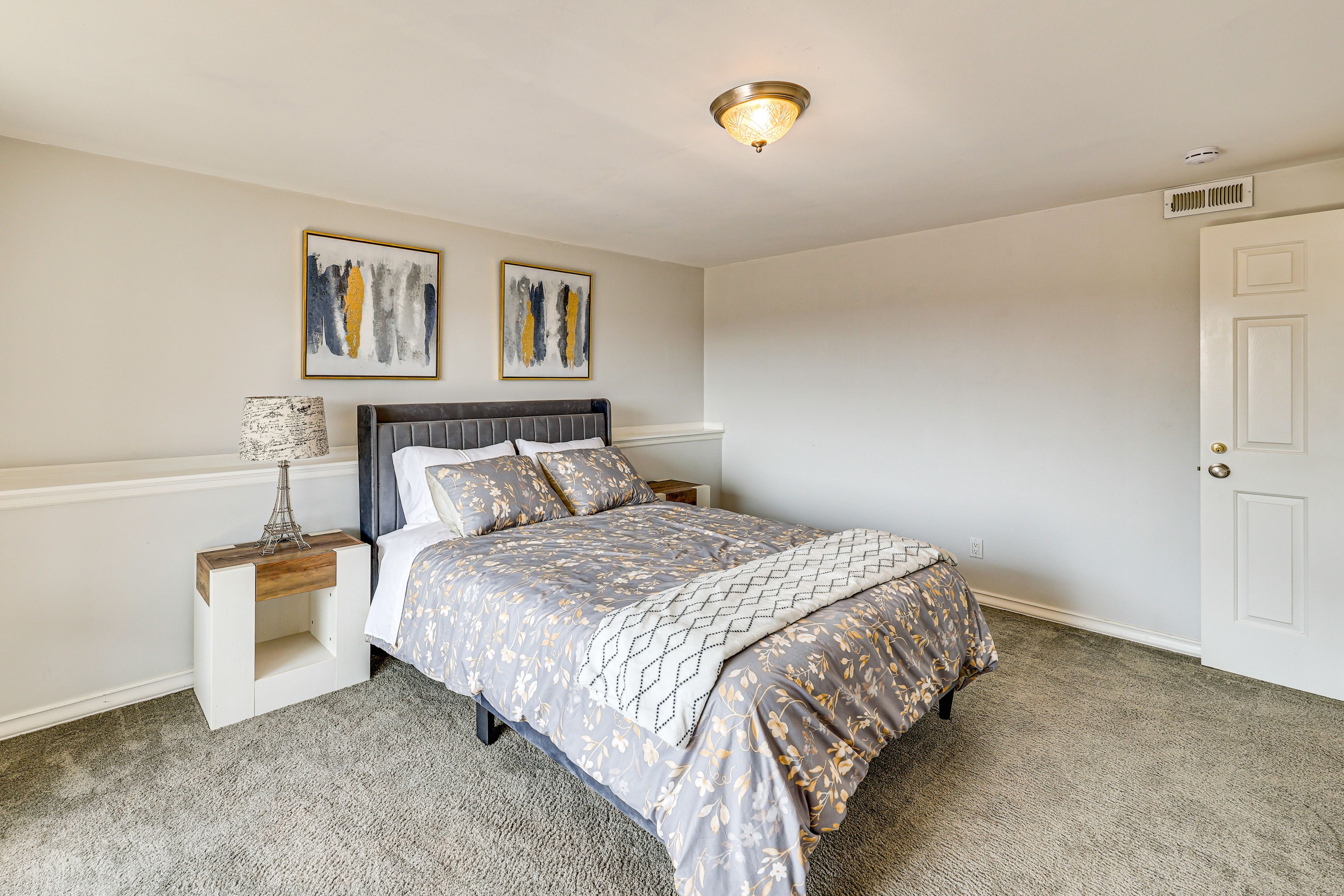 Bedroom 2 | Queen Bed | Lower Level