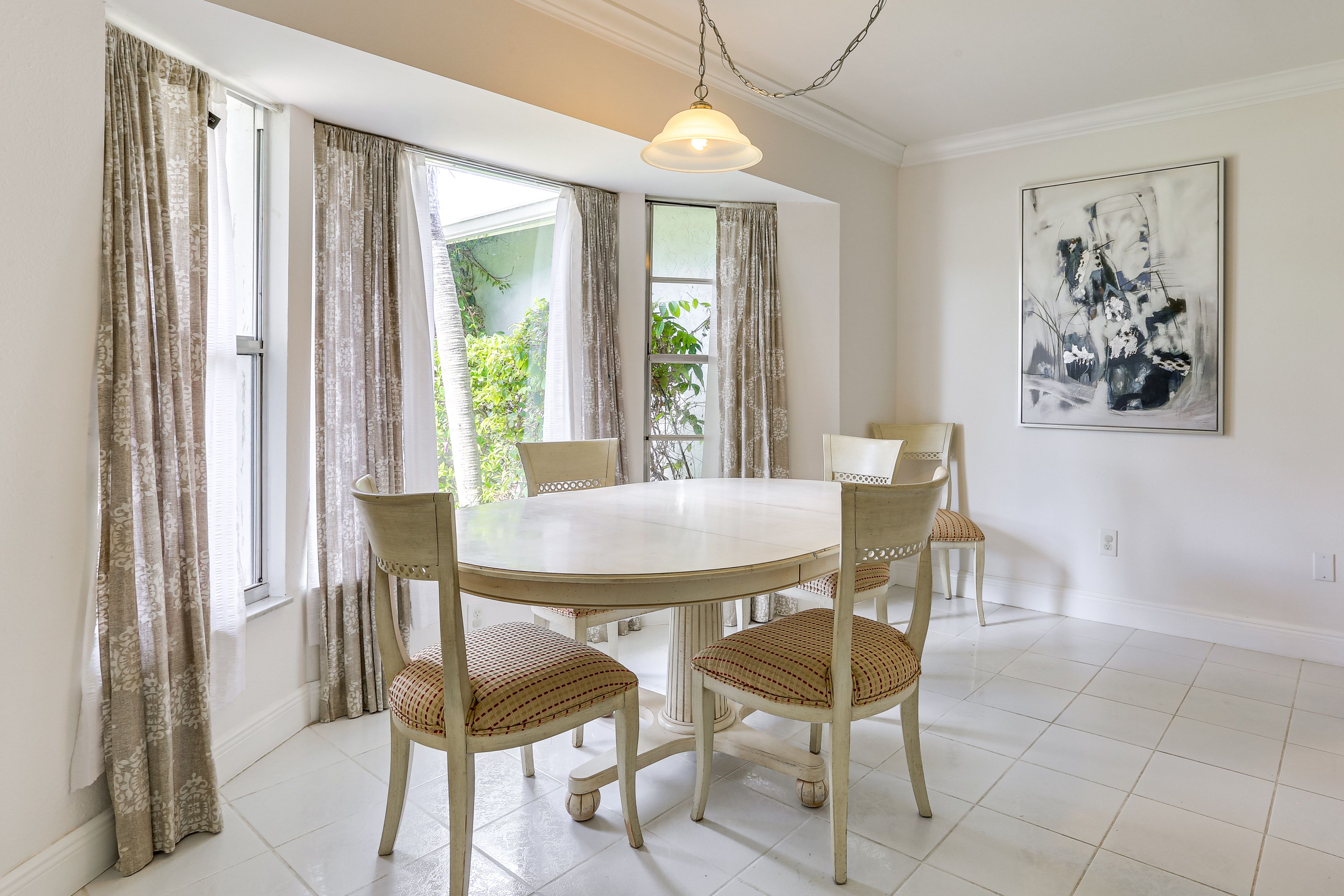 Dining Area | Dishware/Flatware