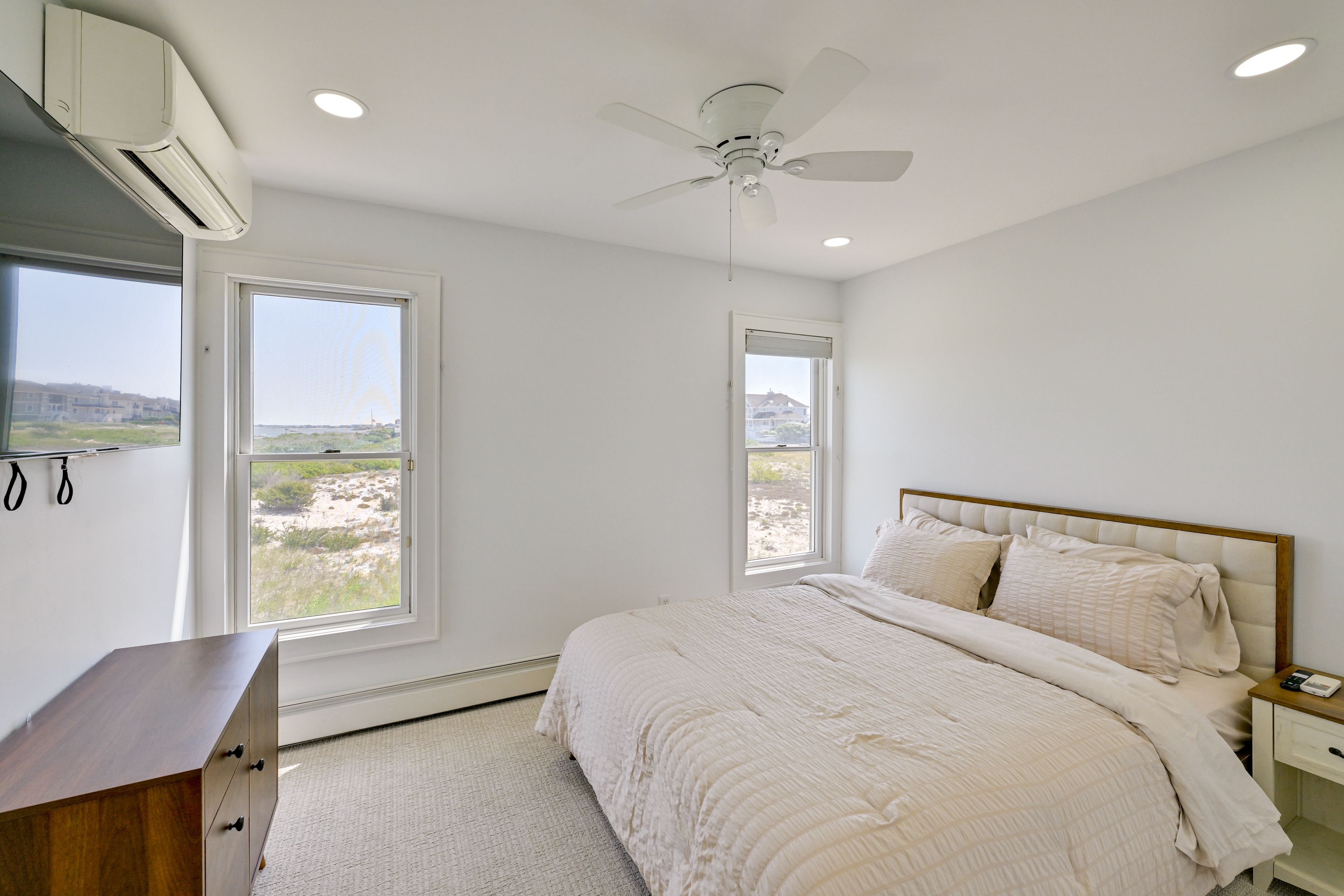 Bedroom 4 | Queen Bed | Smart TV | Views of Moriches Bay
