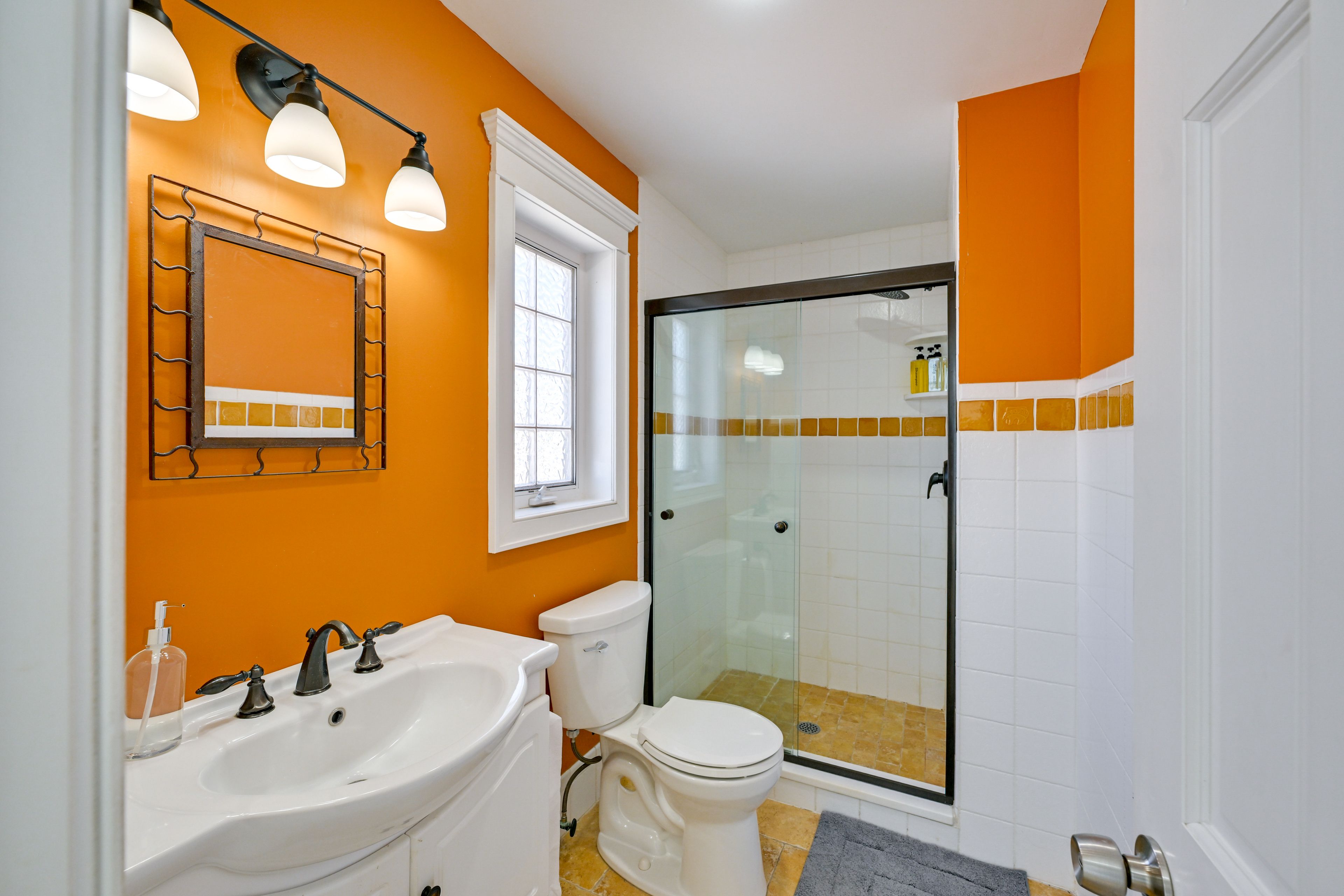 En-Suite Bathroom | Towels Provided | Complimentary Toiletries