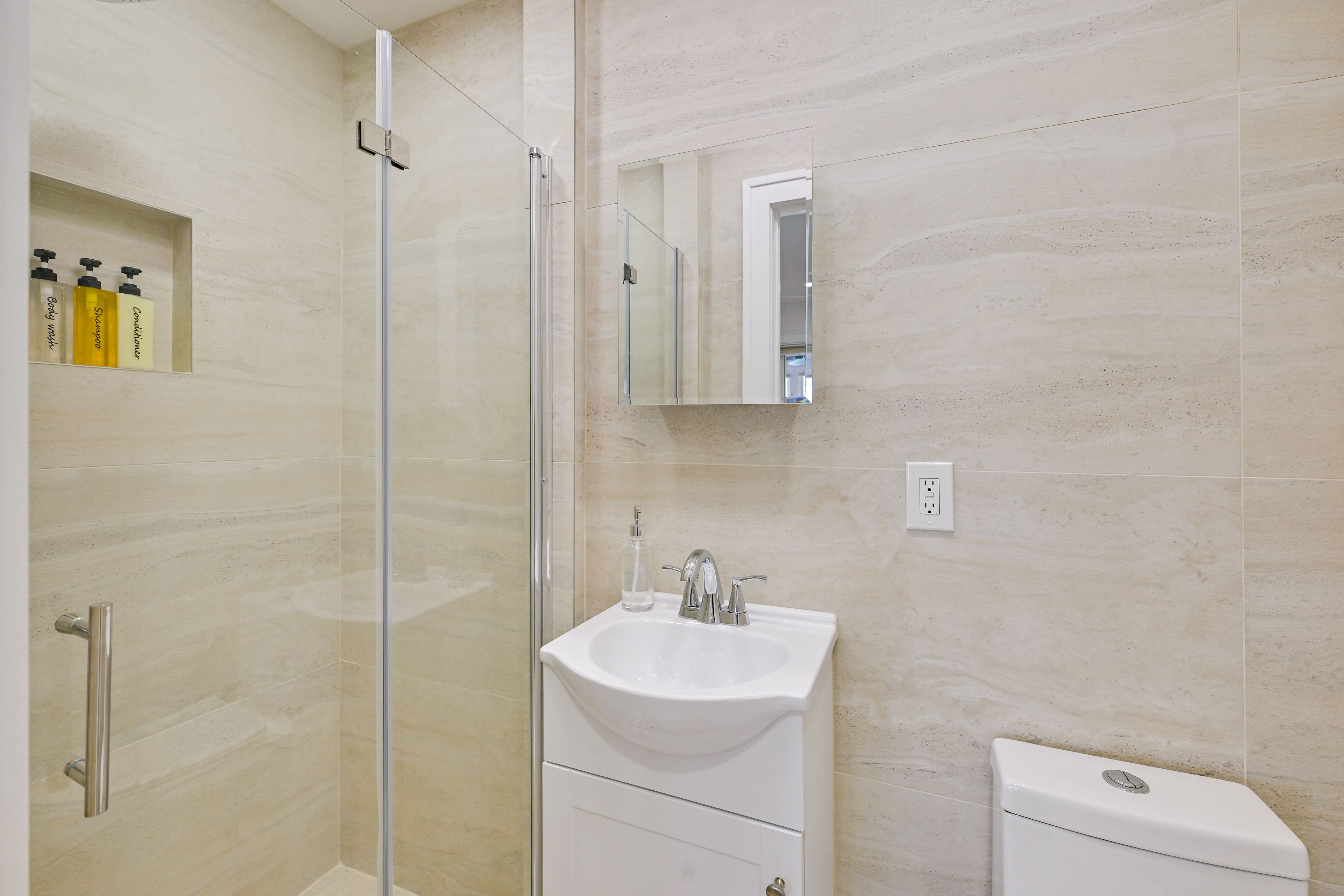 En-Suite Bathroom | Towels Provided | Complimentary Toiletries