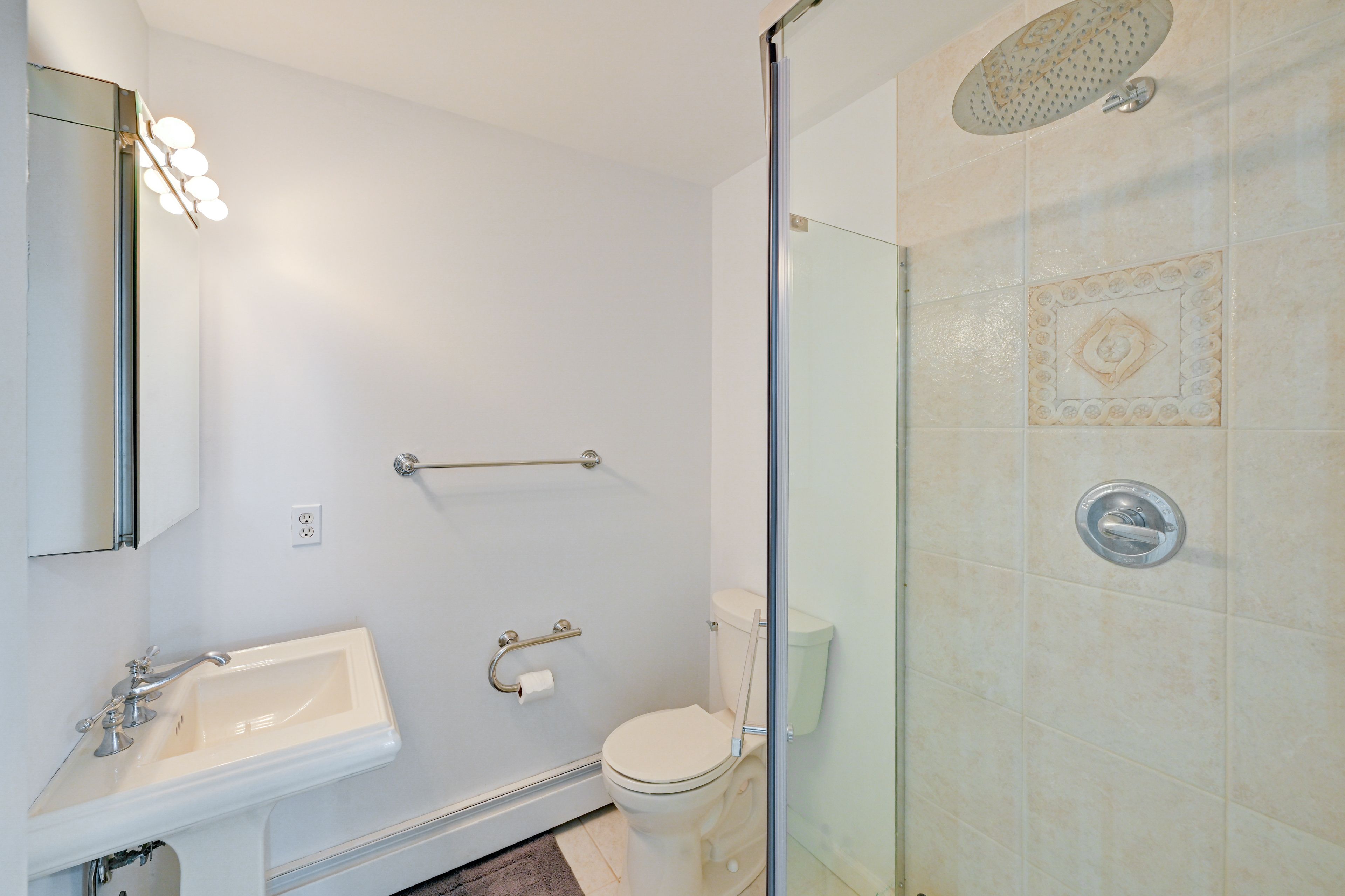 En-Suite Bathroom | Towels Provided | Complimentary Toiletries