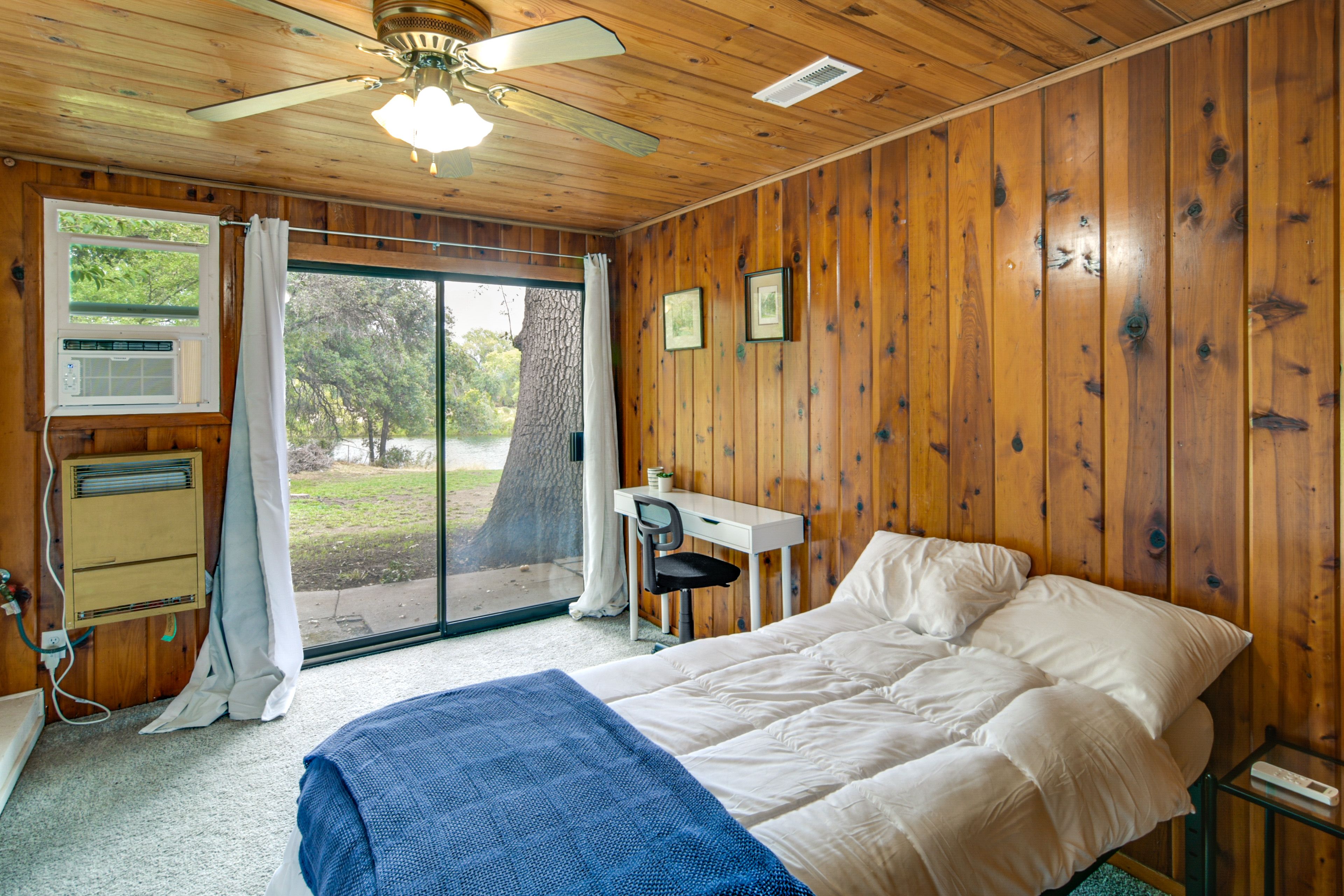 Bedroom 5 | Twin Bed | 1st Floor