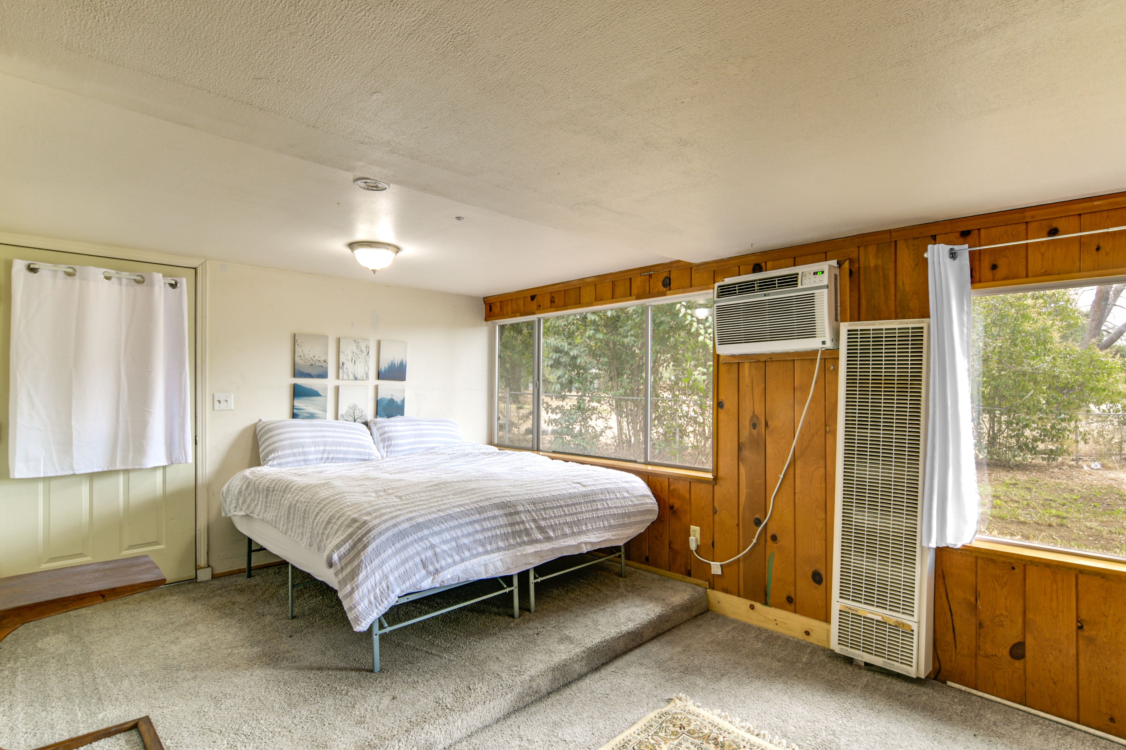 Bedroom 2 | King Bed | 1st Floor