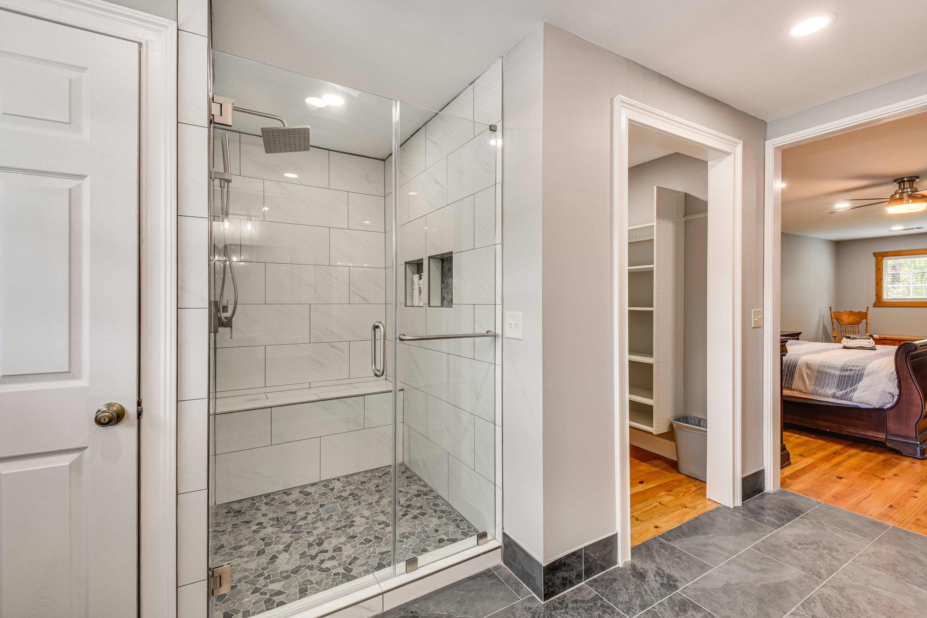 En-Suite Bathroom | 2nd Floor | Complimentary Toiletries