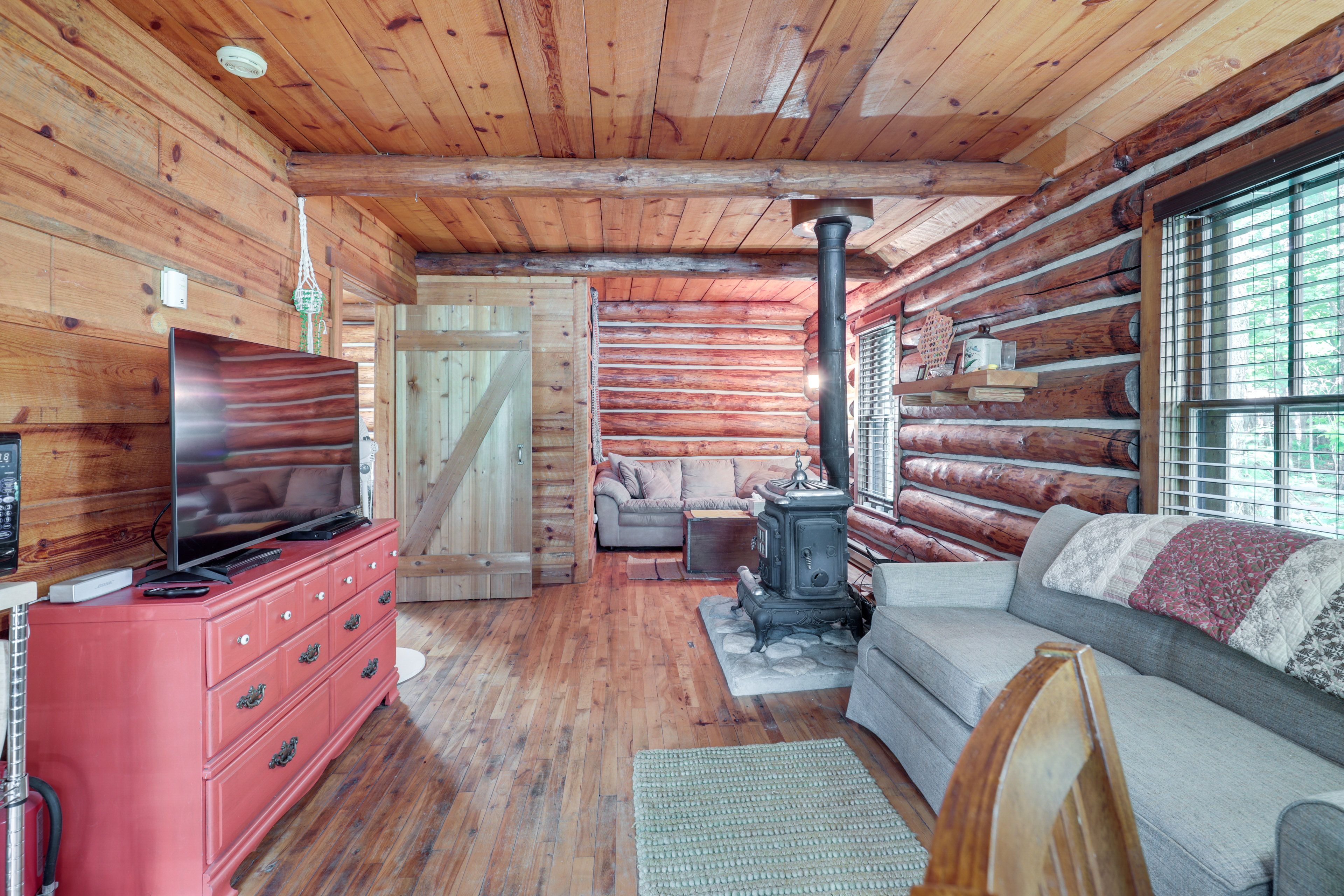 Living Room | Wood-Burning Stove | Free WiFi