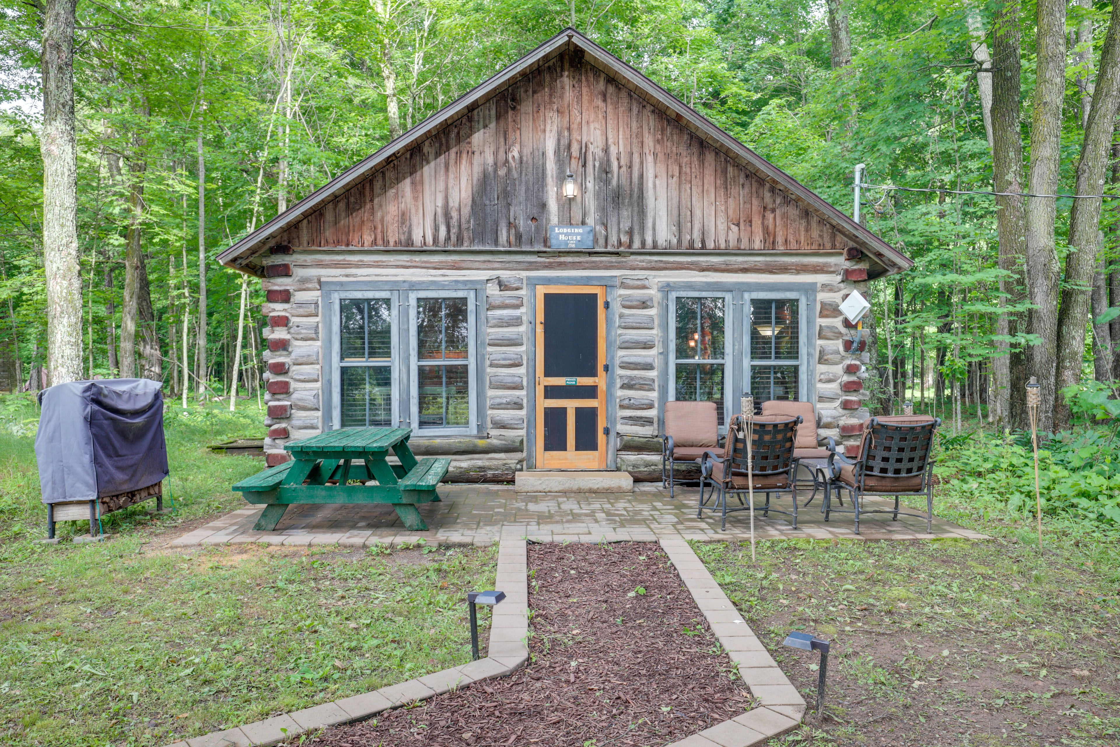 Park Falls Vacation Rental | 1BR | 1BA | 560 Sq Ft | 1 Step to Enter