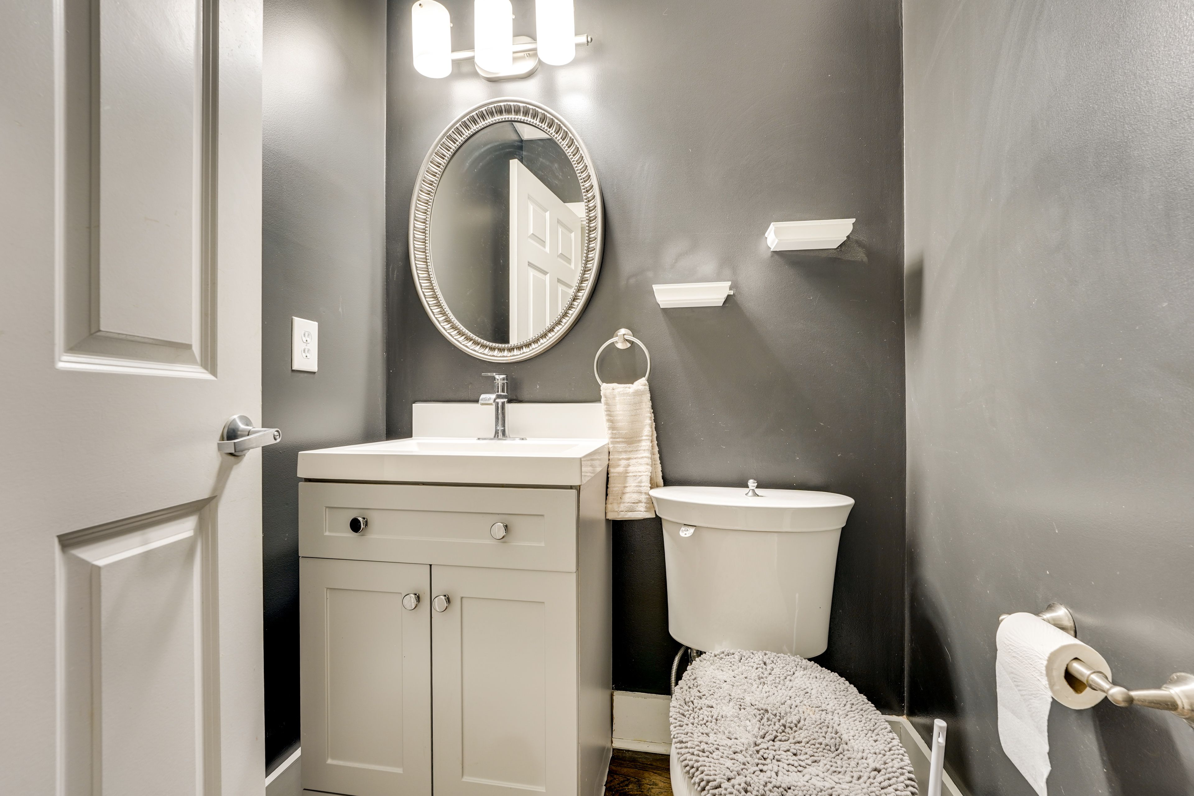 Half Bathroom | 1st Floor