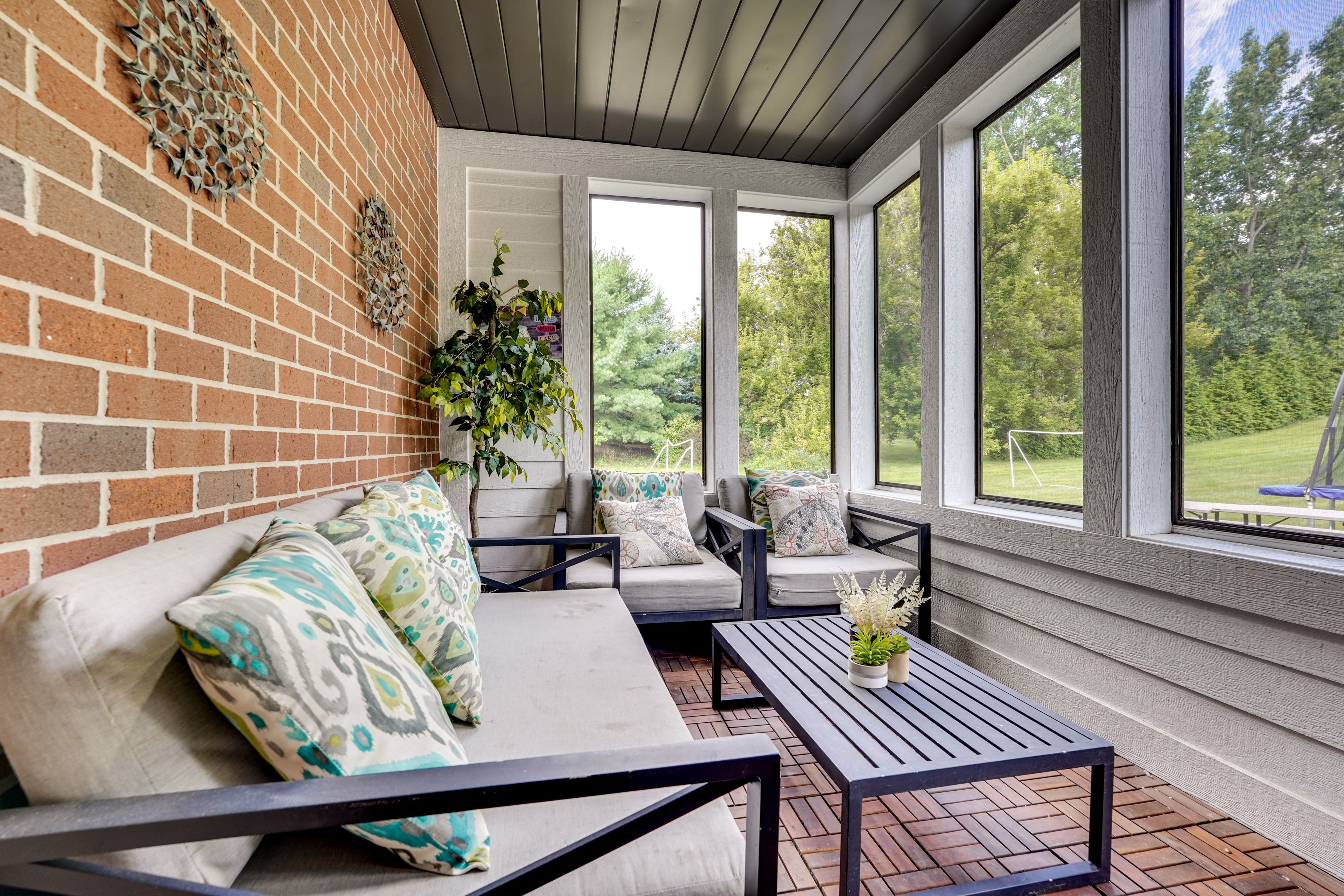 House Exterior | Screened Porch