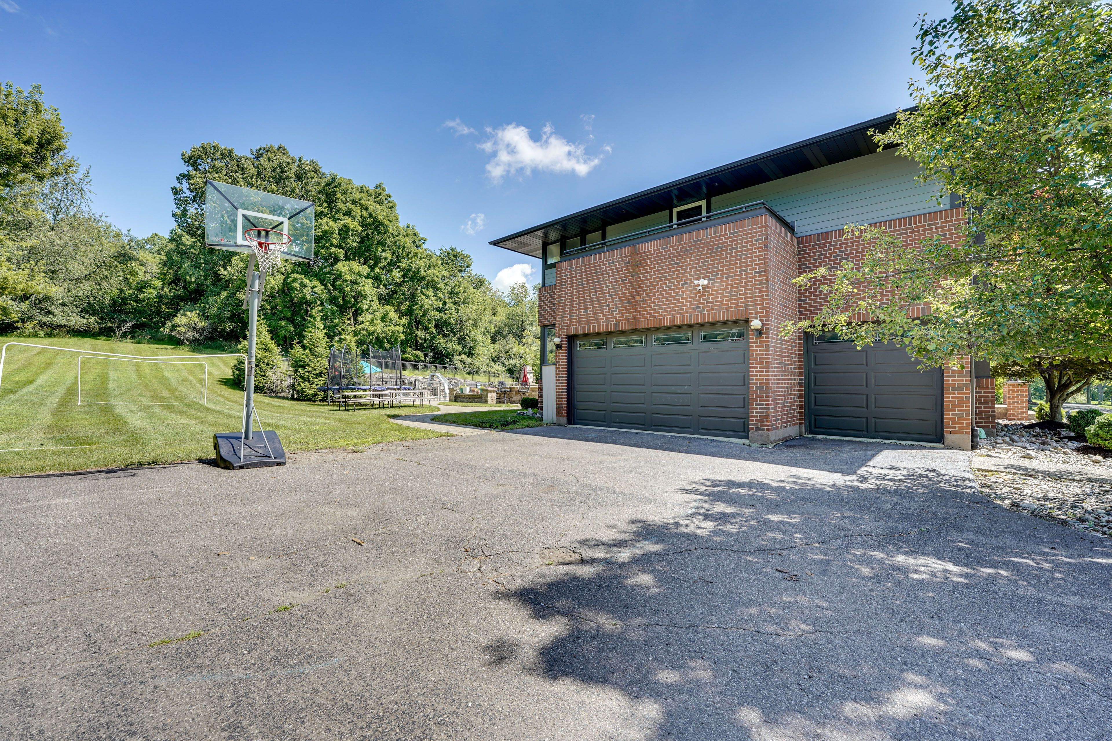 Parking | Garage (2 Vehicles) | Driveway (5 Vehicles)