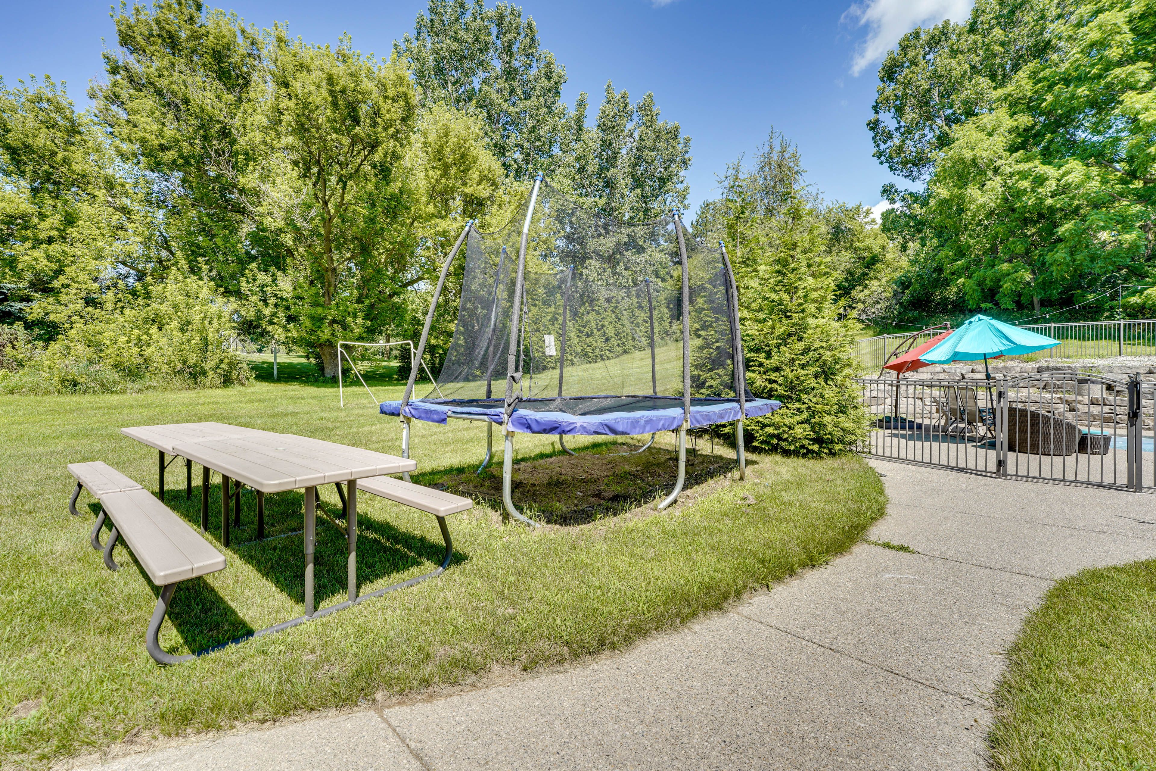 House Exterior | Spacious Yard | Trampoline | Soccer Nets | Basketball Hoop