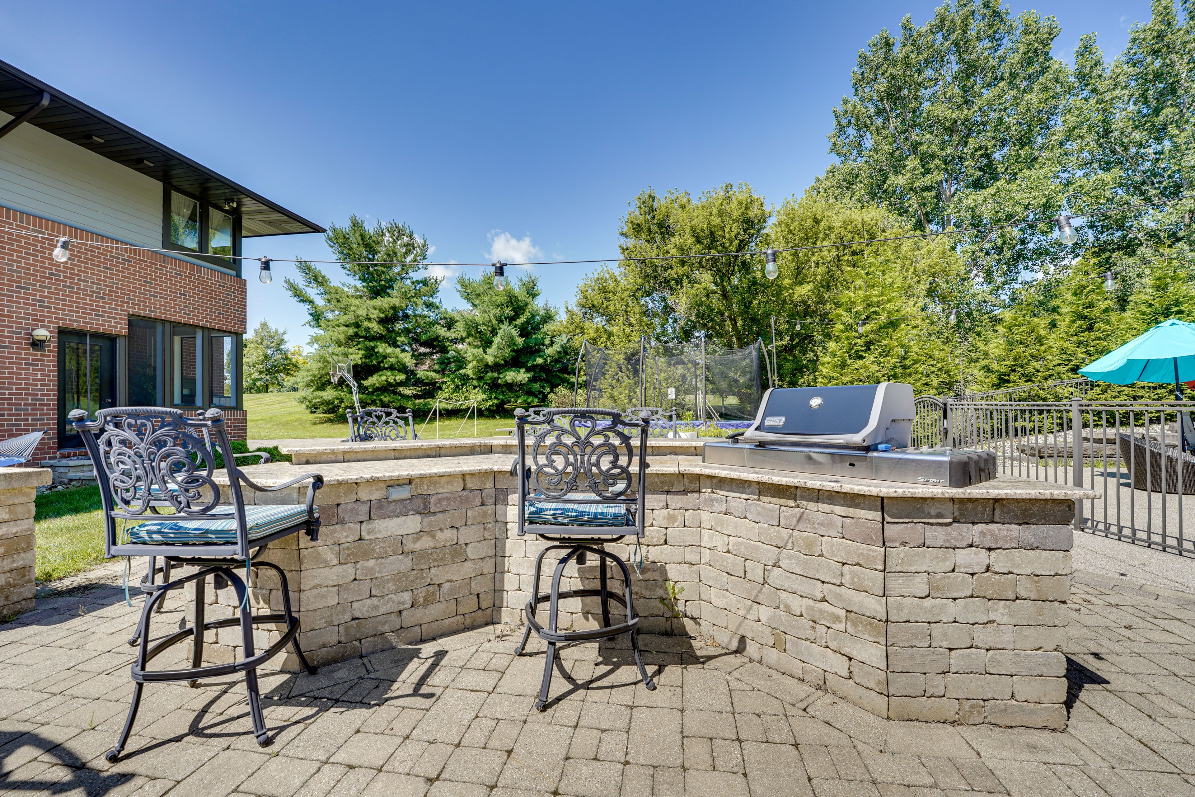 House Exterior | Dry Bar | Gas Grill