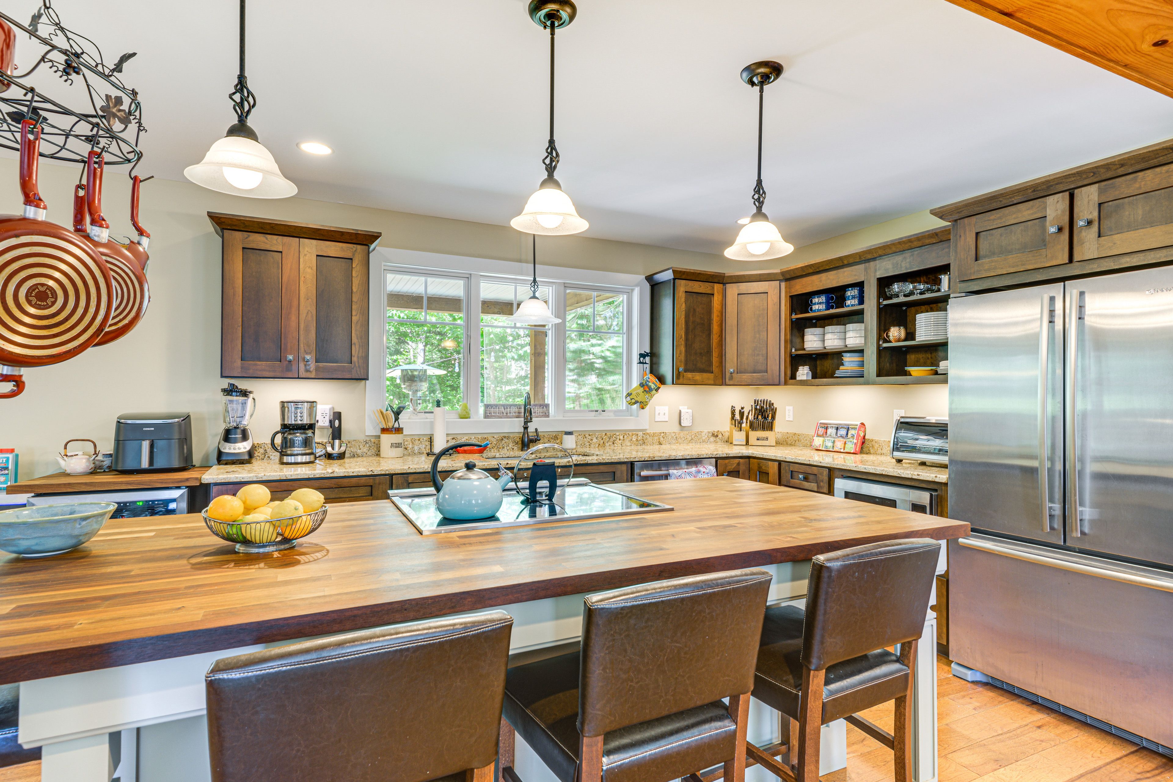 Kitchen | 1st Floor | Cooking Basics | Dishwasher | Knife Set