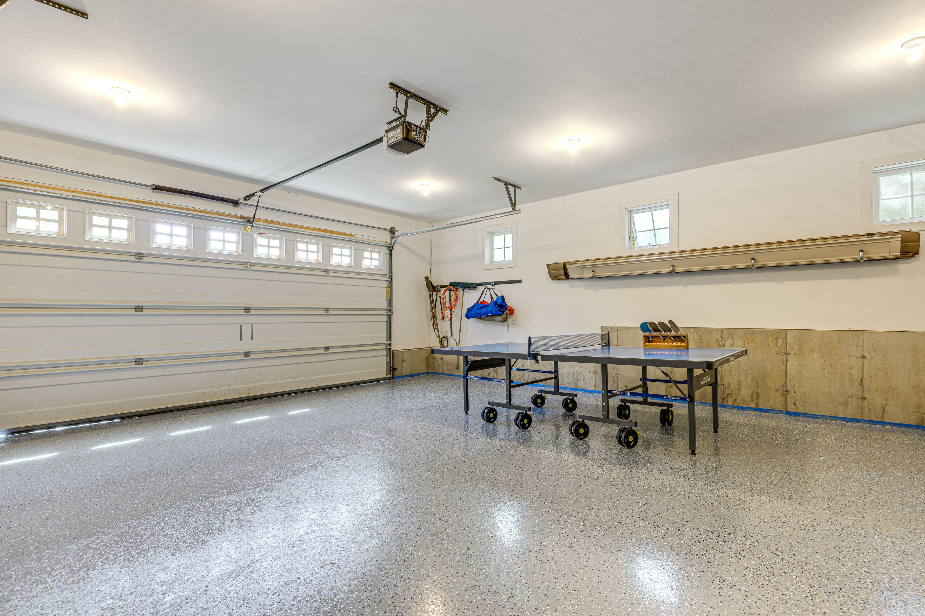 Garage | Ping-Pong Table