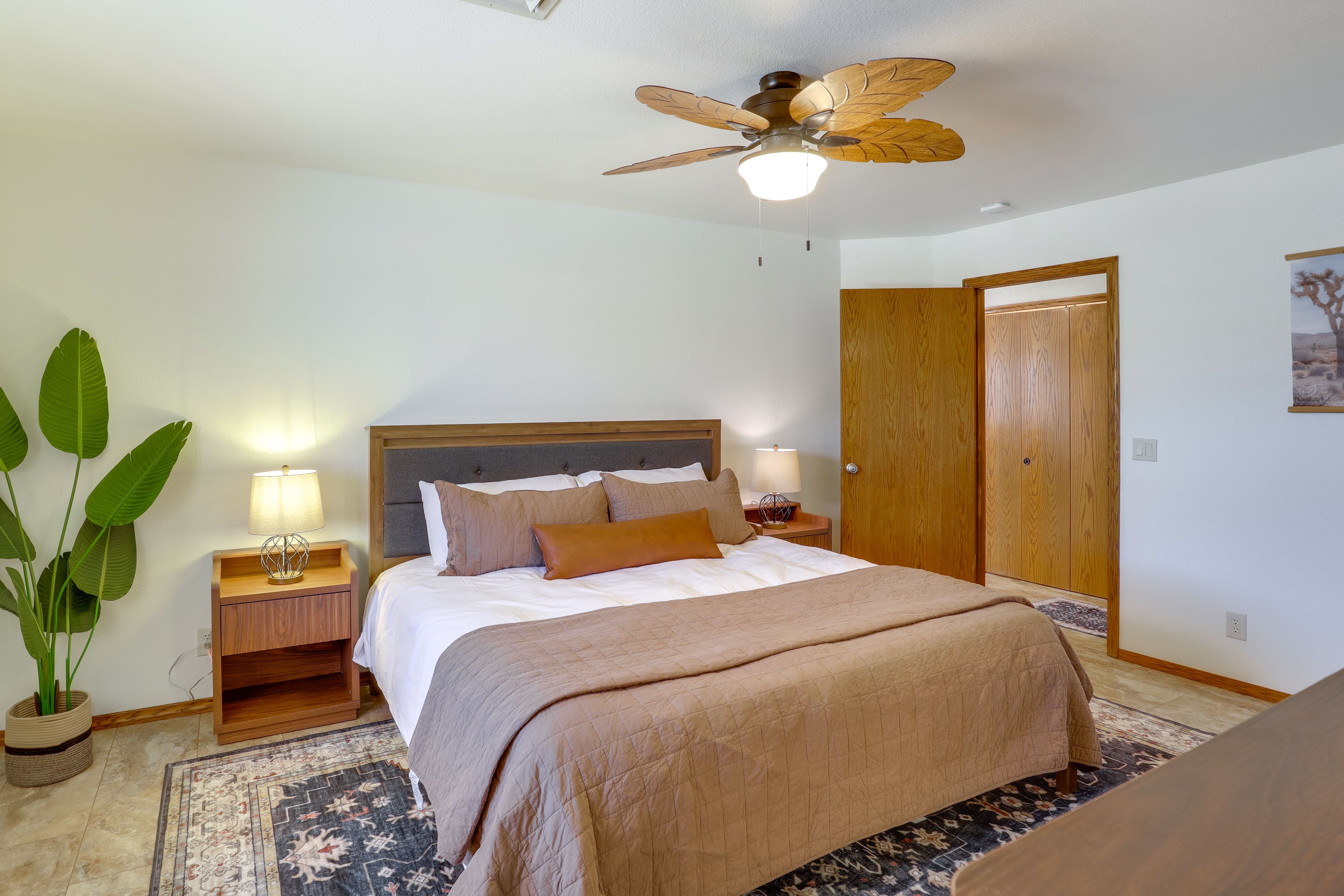 Bedroom 1 | King Bed