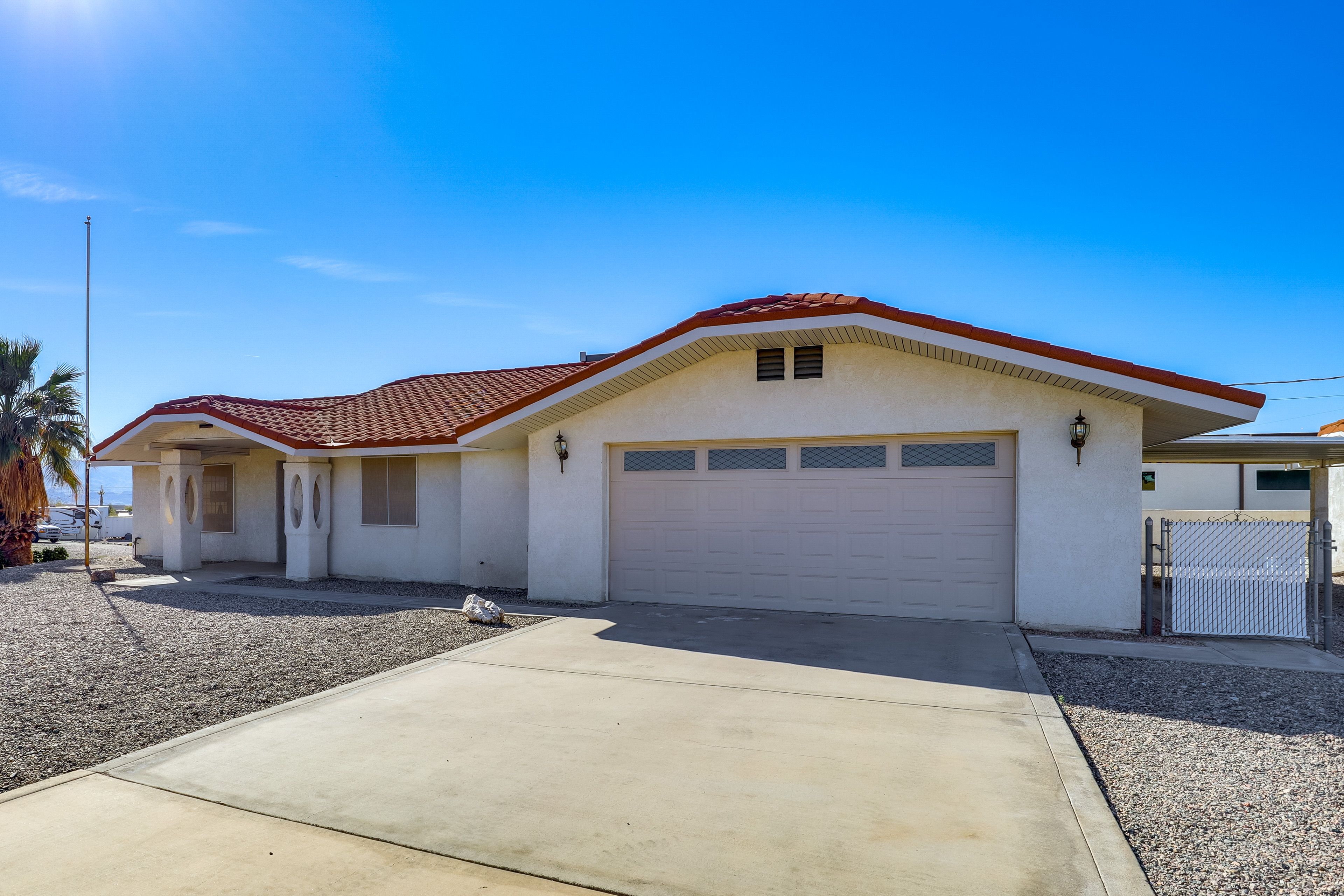 Parking | Driveway (2 Vehicles) | Trailer/Boat Parking Available