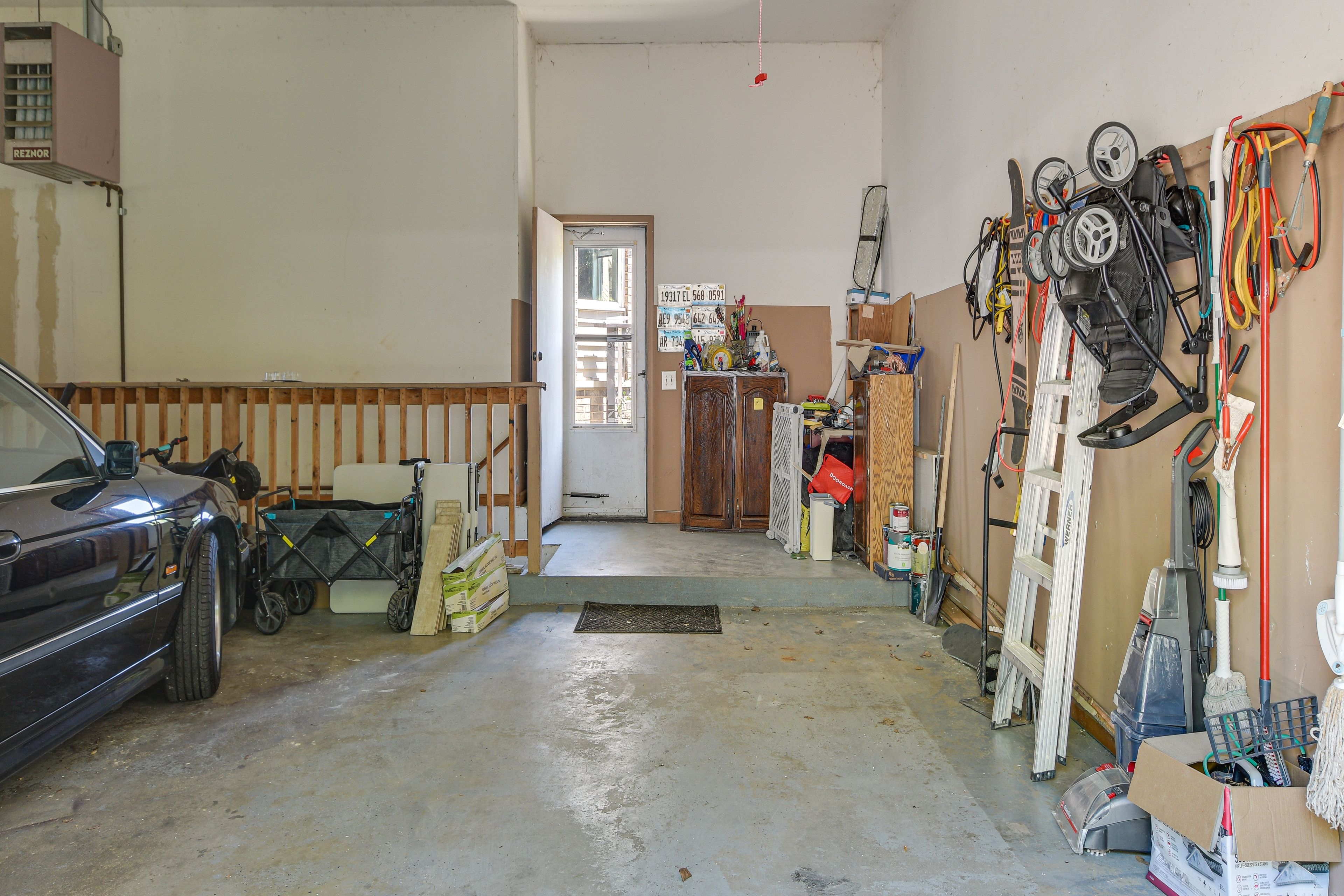 Parking | Garage (2 Vehicles) | Shared Washer