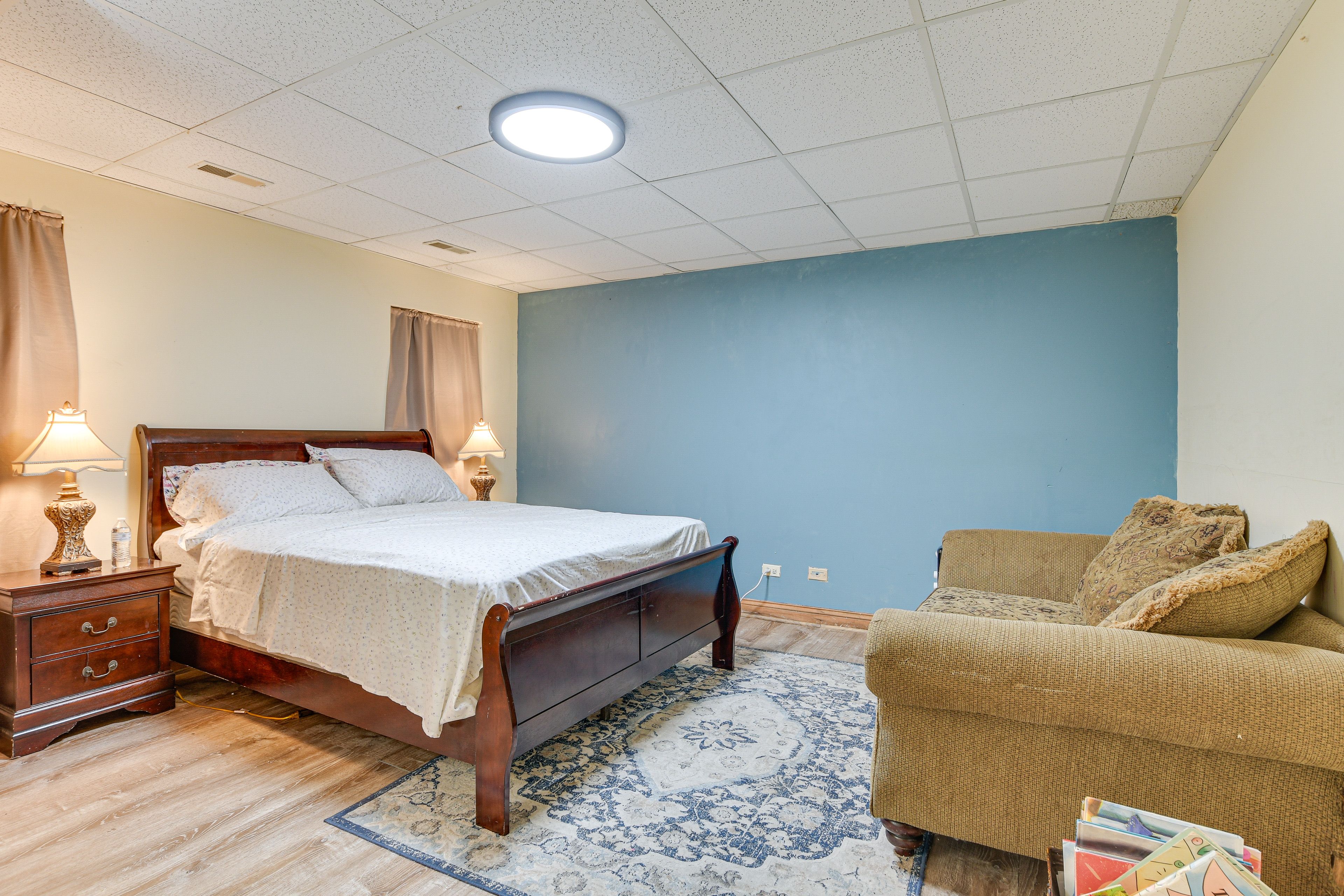 Bedroom 1 | Queen Bed