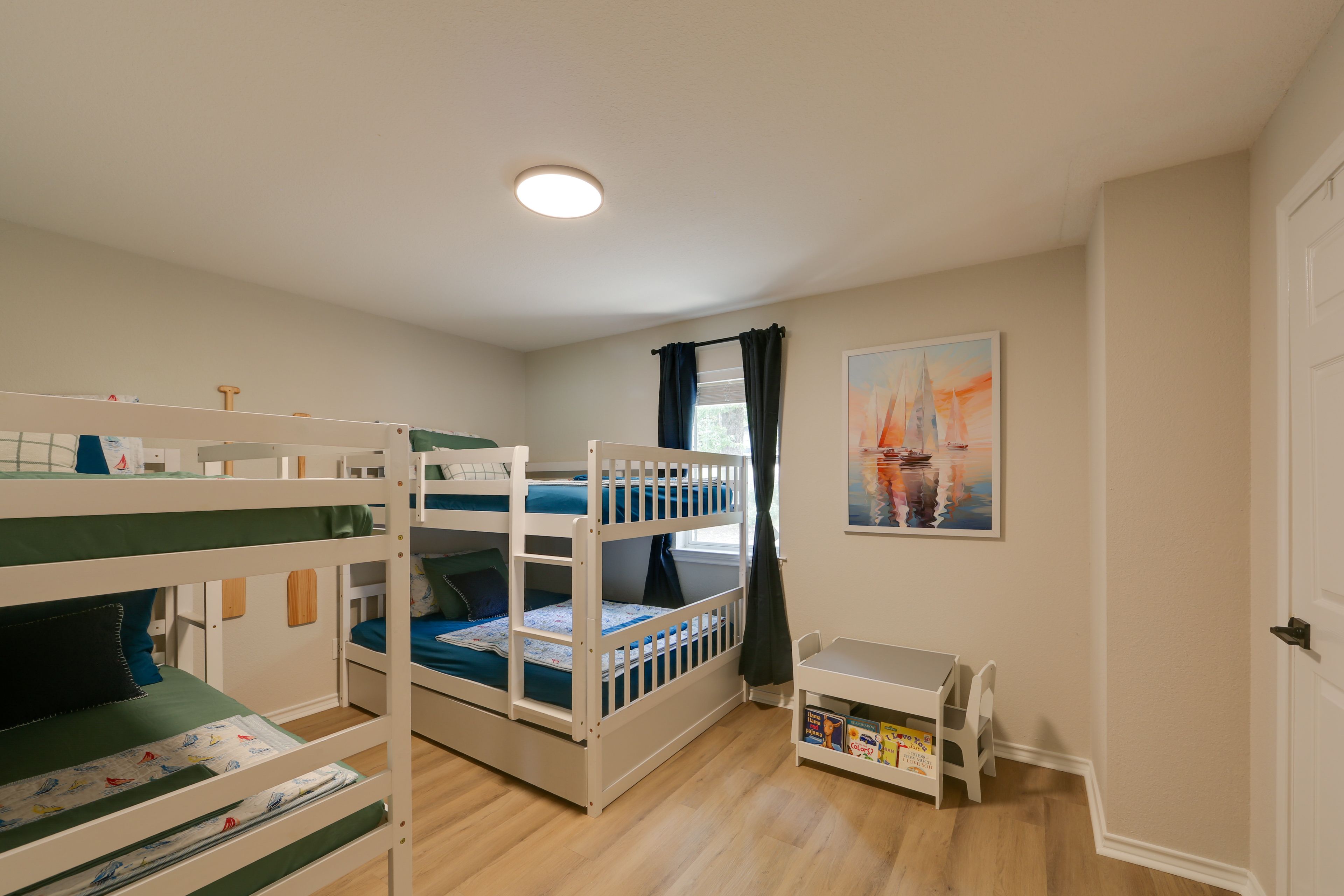 Bedroom 3 | Twin Bunk Bed | Full Bunk Bed