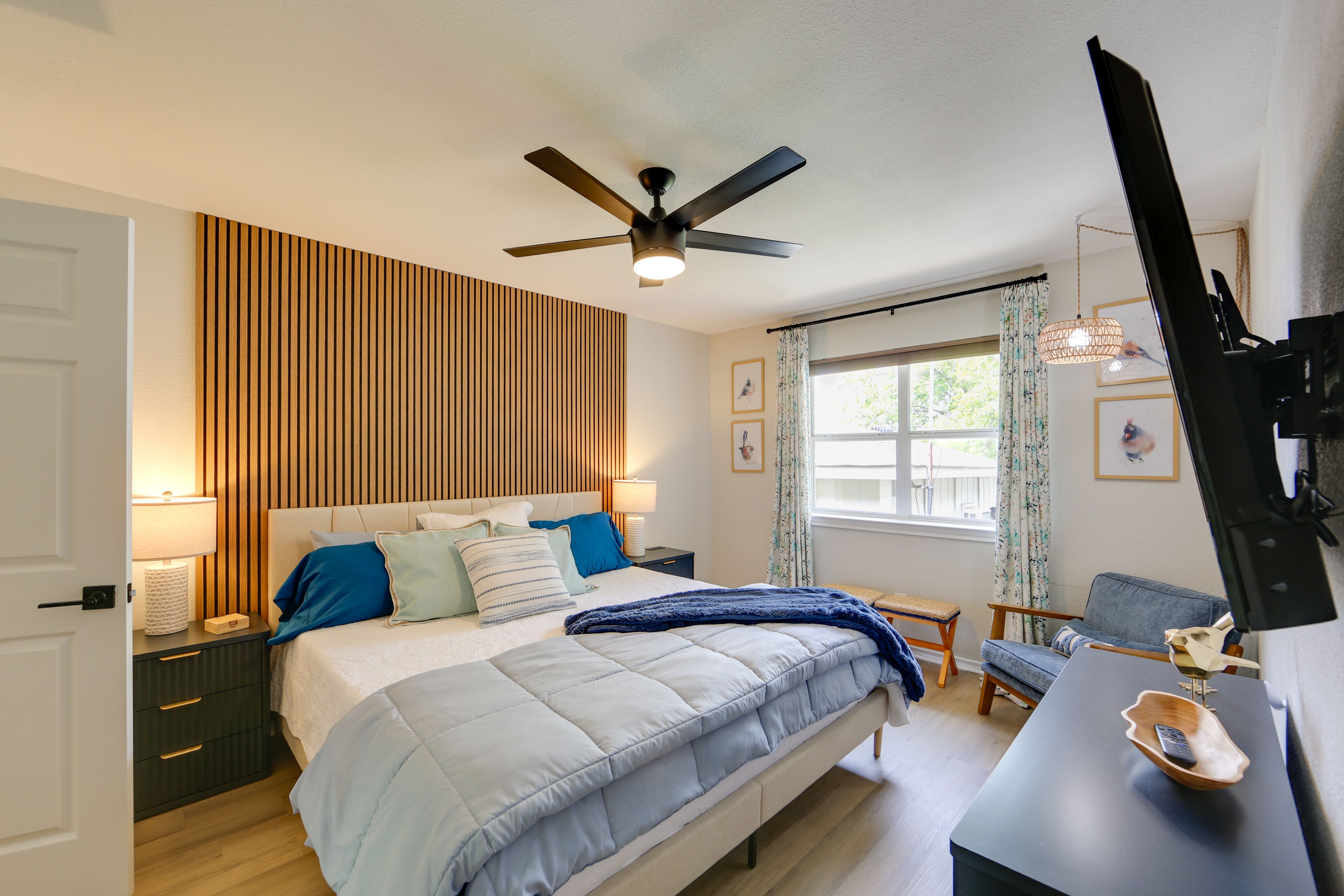 Bedroom 1 | King Bed | Linens Provided