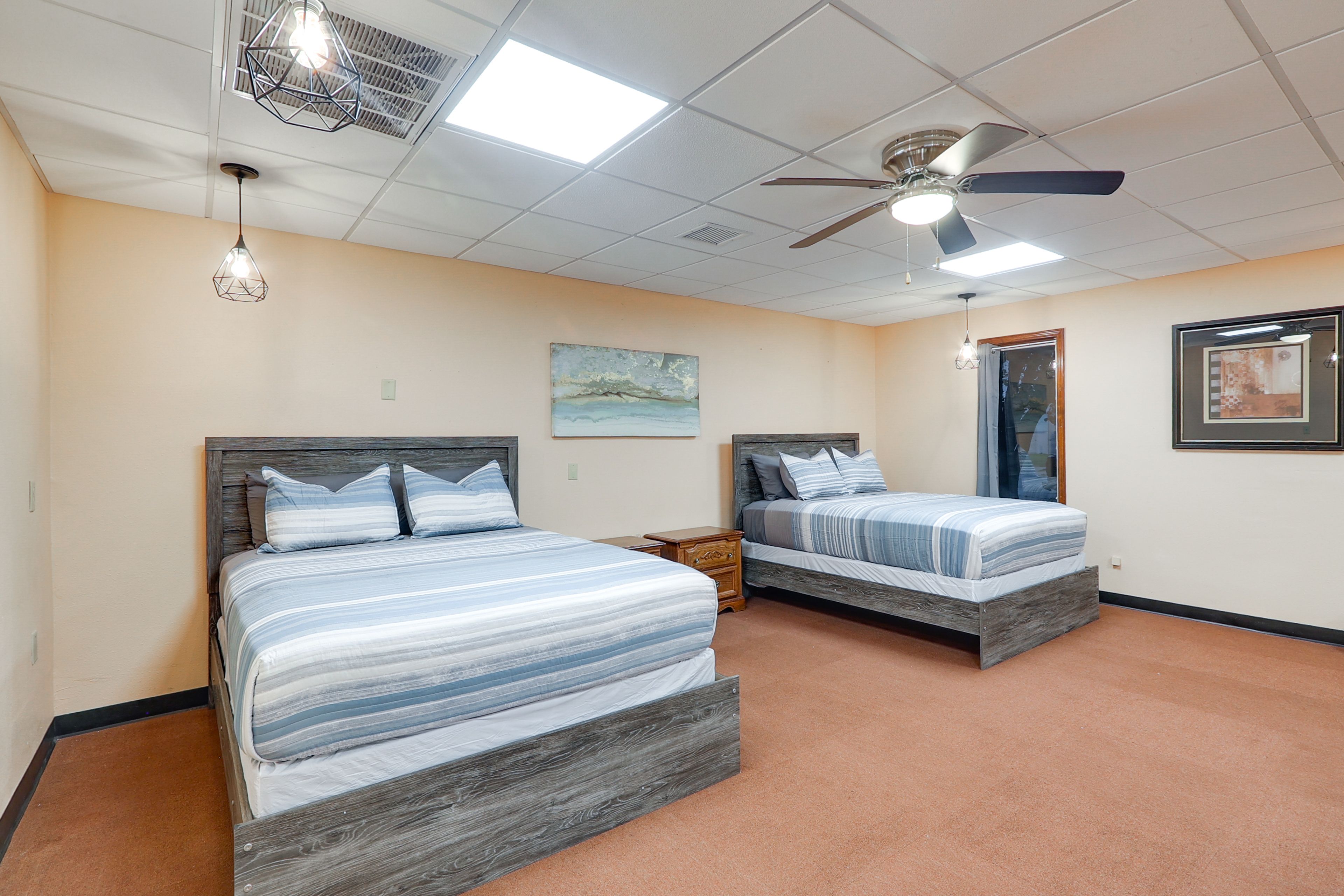 Studio | 2 Queen Beds