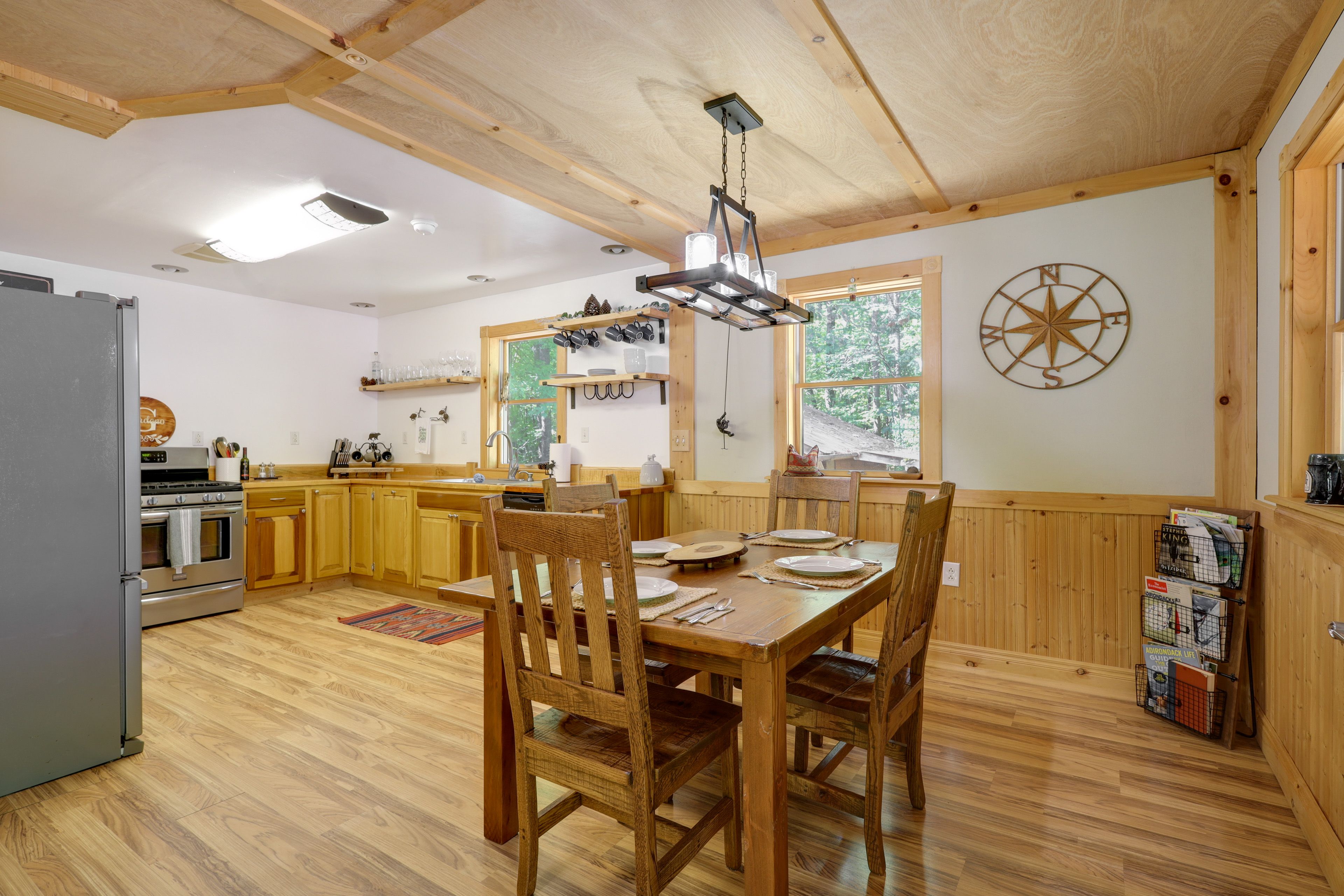 Dining Area | Main Level