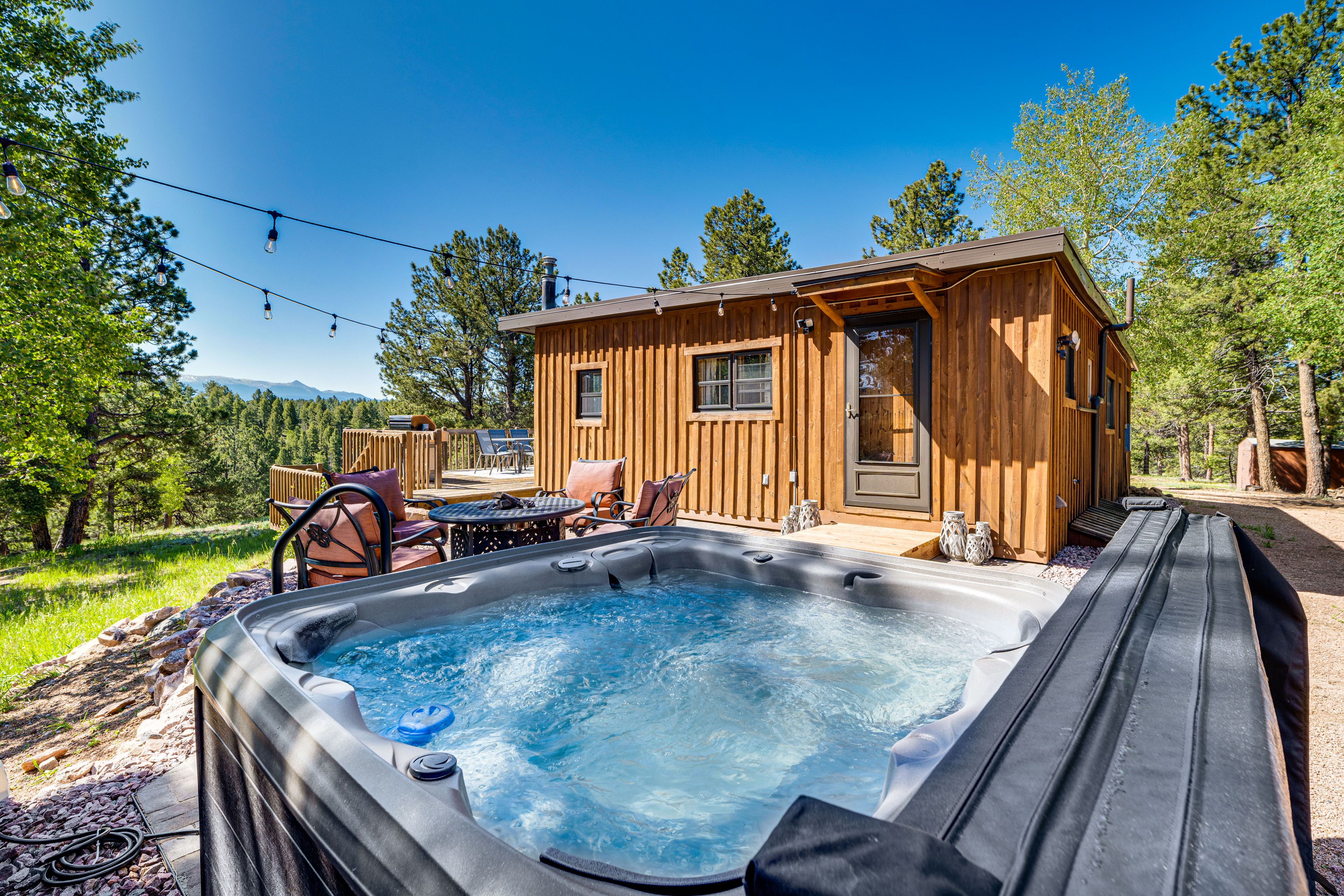 Divide Vacation Rental | 3BR | 1BA | 2 Steps to Enter | 900 Sq Ft