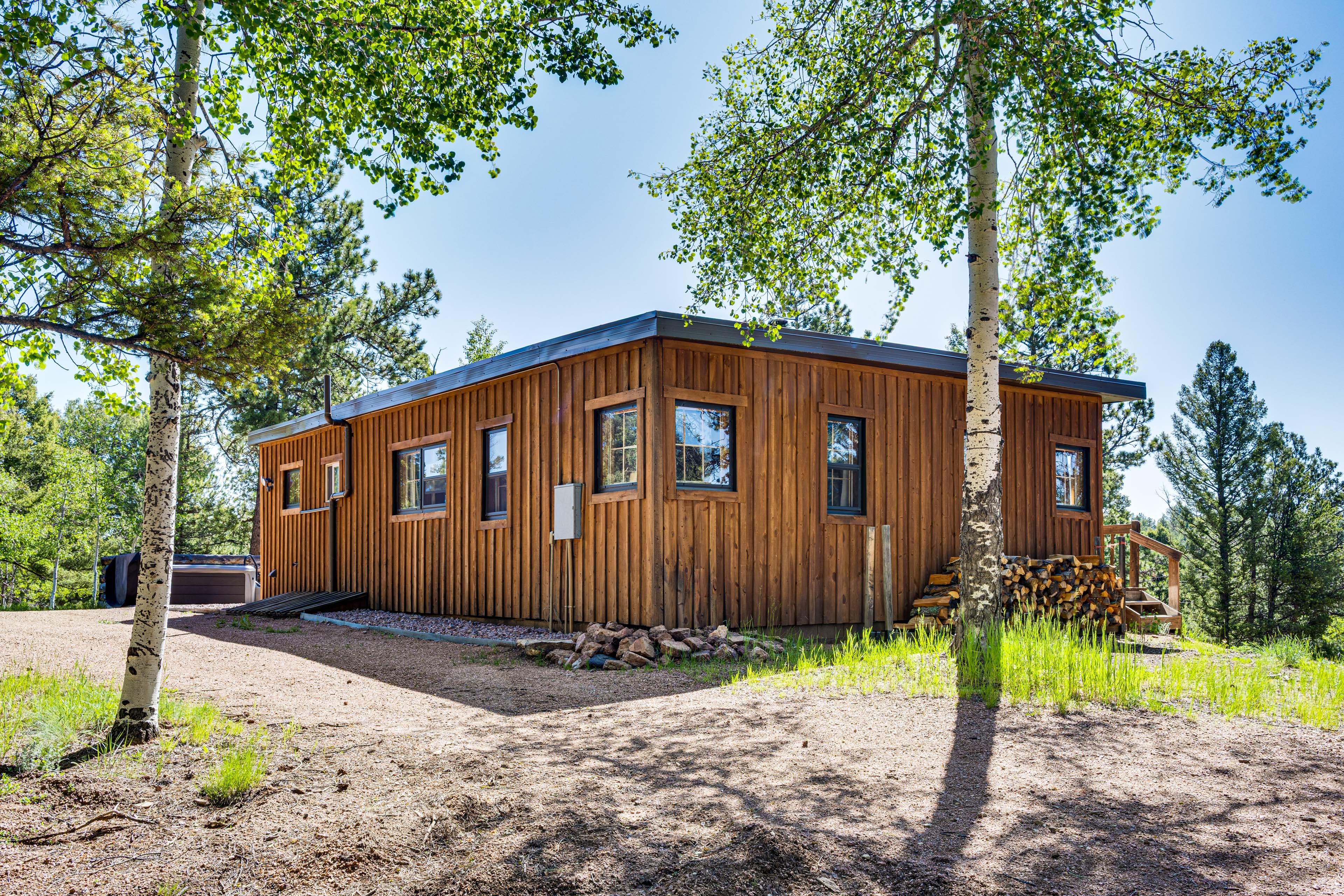 Parking | Ample Driveway Parking | Trailer/ATV Parking Allowed On-Site