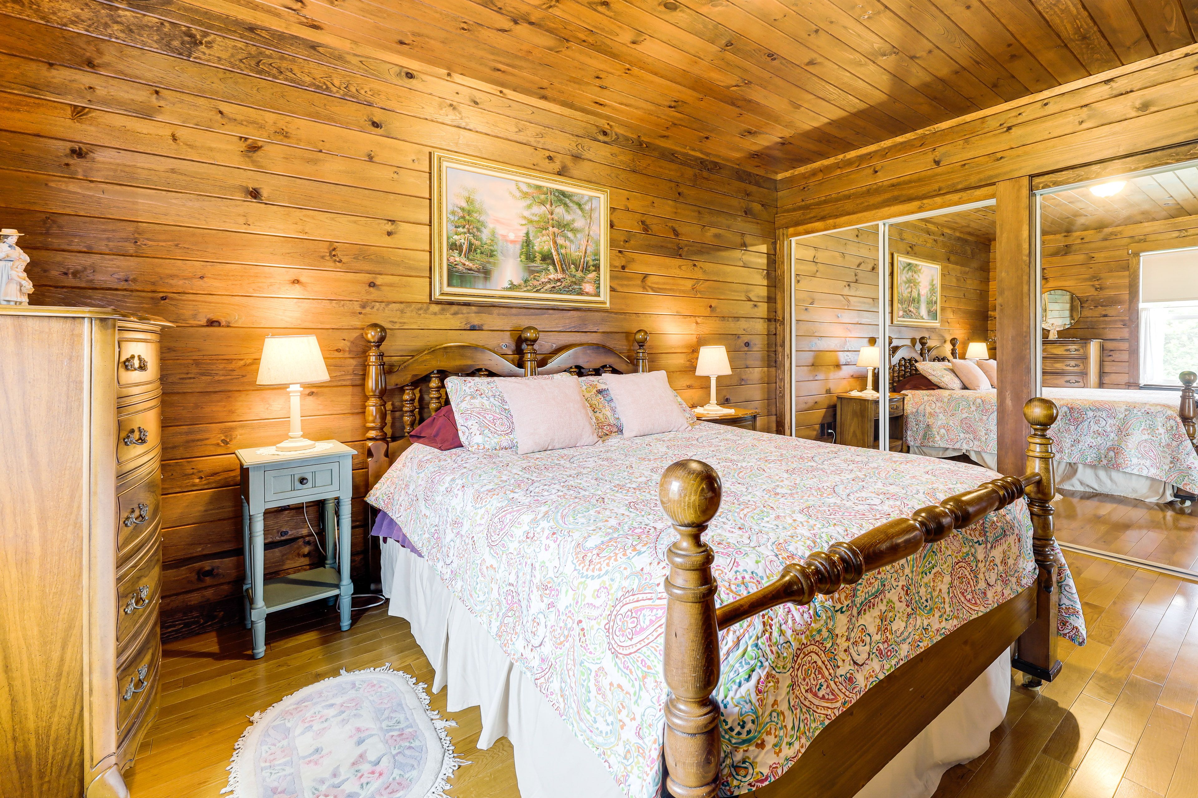 Bedroom 1 | Queen Bed | Linens Provided